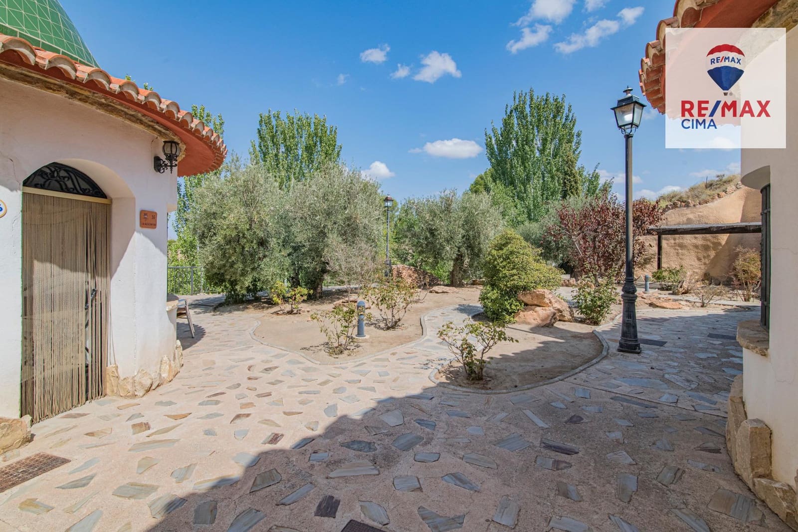 30 bedroom Hotel for sale in Benalua de Guadix with pool garage - € 2,999,999 (Ref: 8626710)