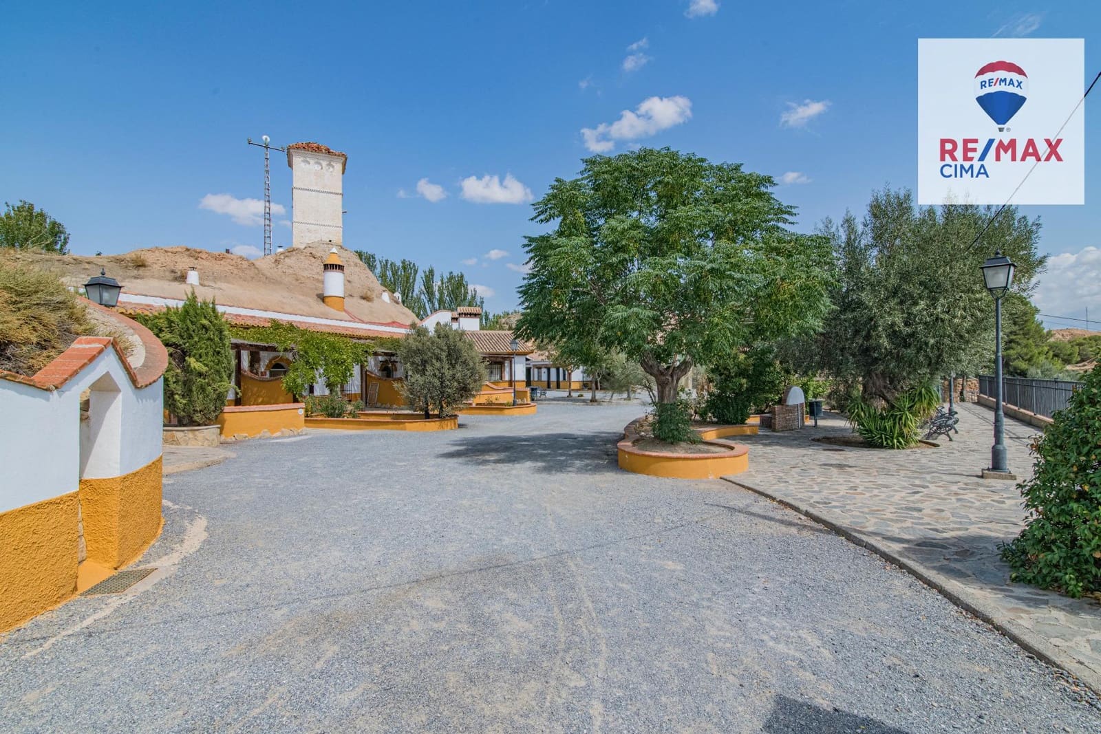 30 bedroom Hotel for sale in Benalua de Guadix with pool garage - € 2,999,999 (Ref: 8626710)