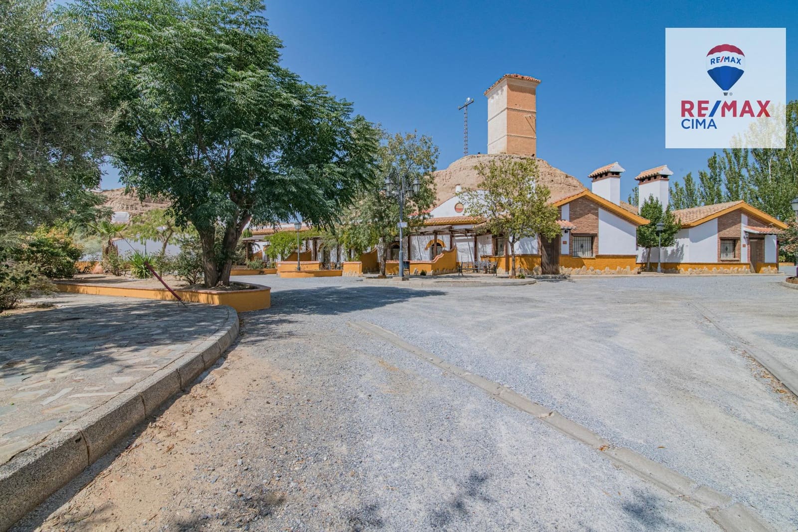 30 bedroom Hotel for sale in Benalua de Guadix with pool garage - € 2,999,999 (Ref: 8626710)