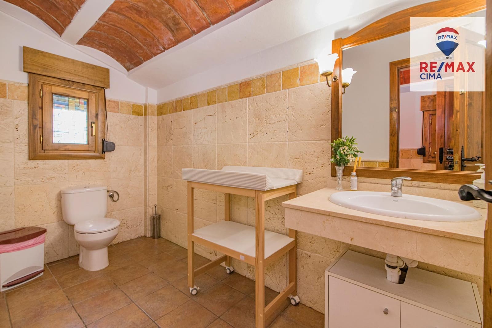 30 bedroom Hotel for sale in Benalua de Guadix with pool garage - € 2,999,999 (Ref: 8626710)