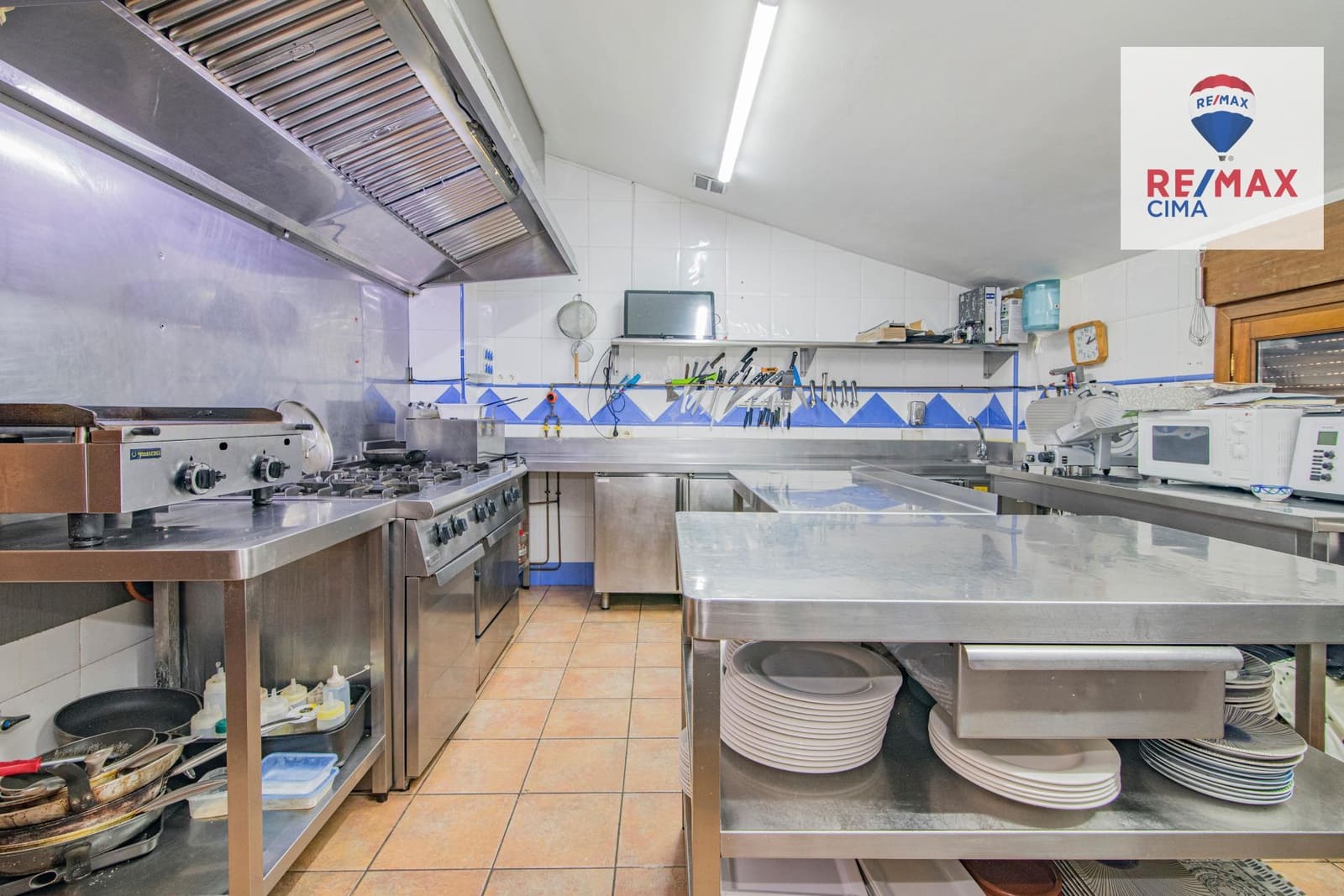 30 bedroom Hotel for sale in Benalua de Guadix with pool garage - € 2,999,999 (Ref: 8626710)