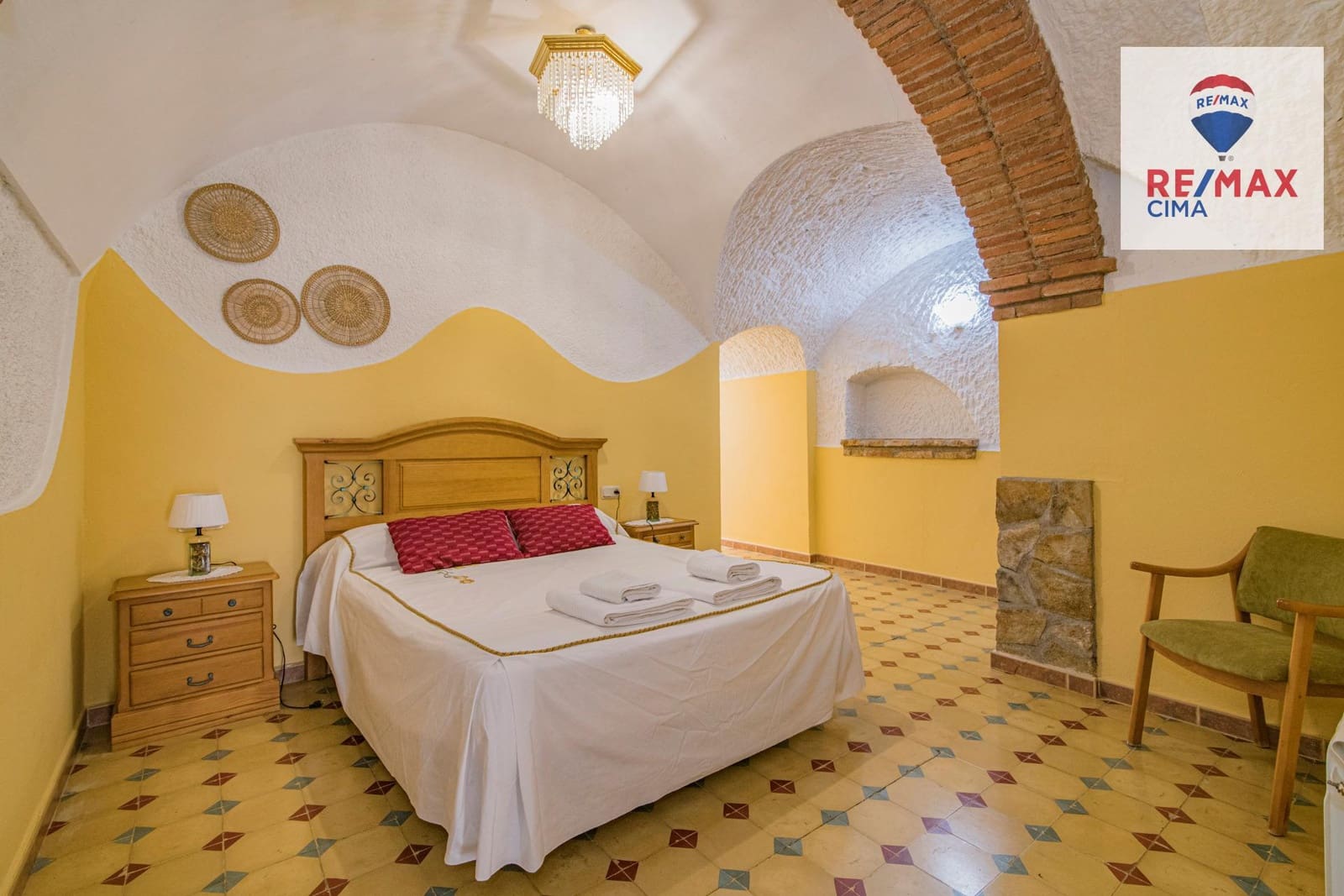 30 bedroom Hotel for sale in Benalua de Guadix with pool garage - € 2,999,999 (Ref: 8626710)