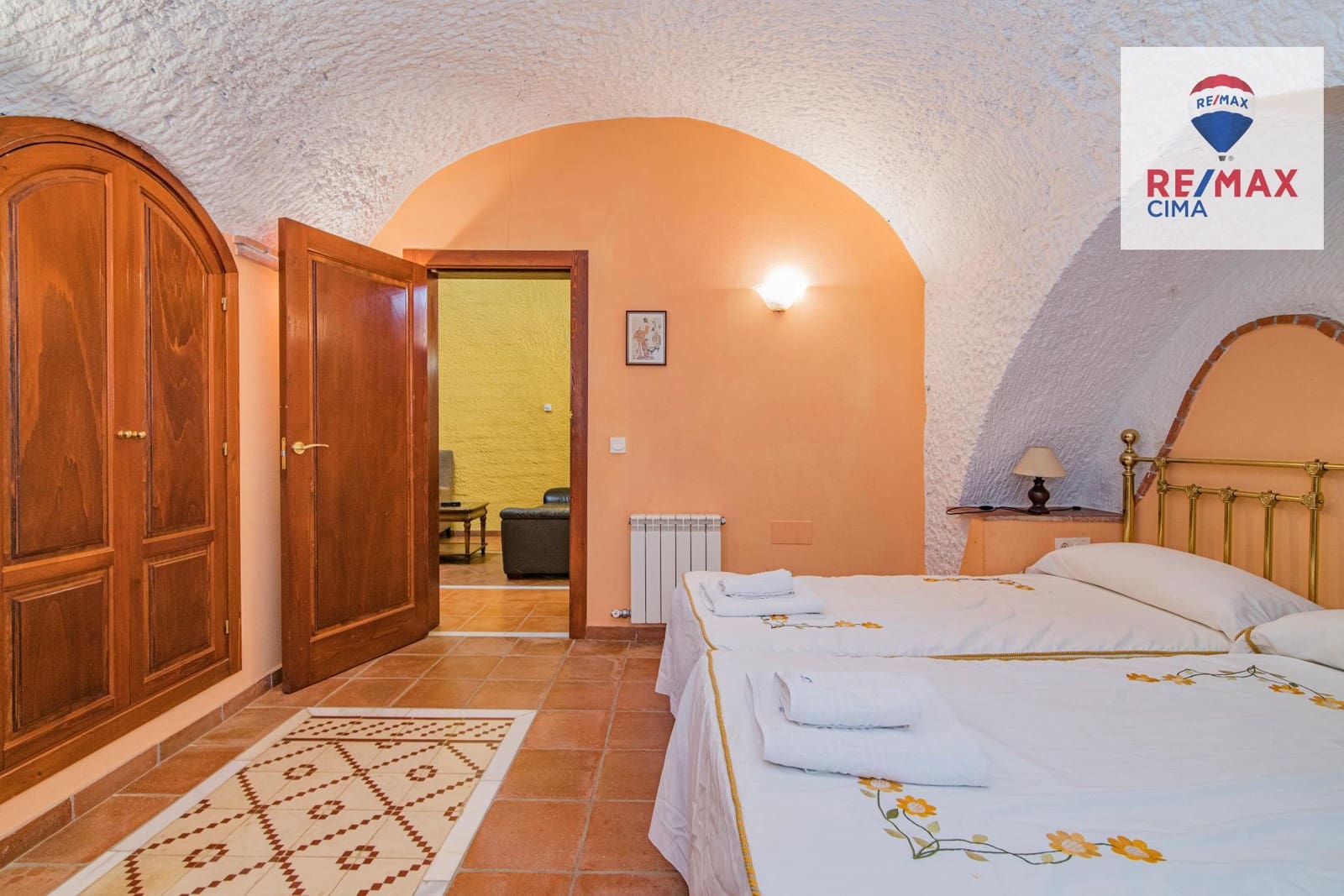 30 bedroom Hotel for sale in Benalua de Guadix with pool garage - € 2,999,999 (Ref: 8626710)