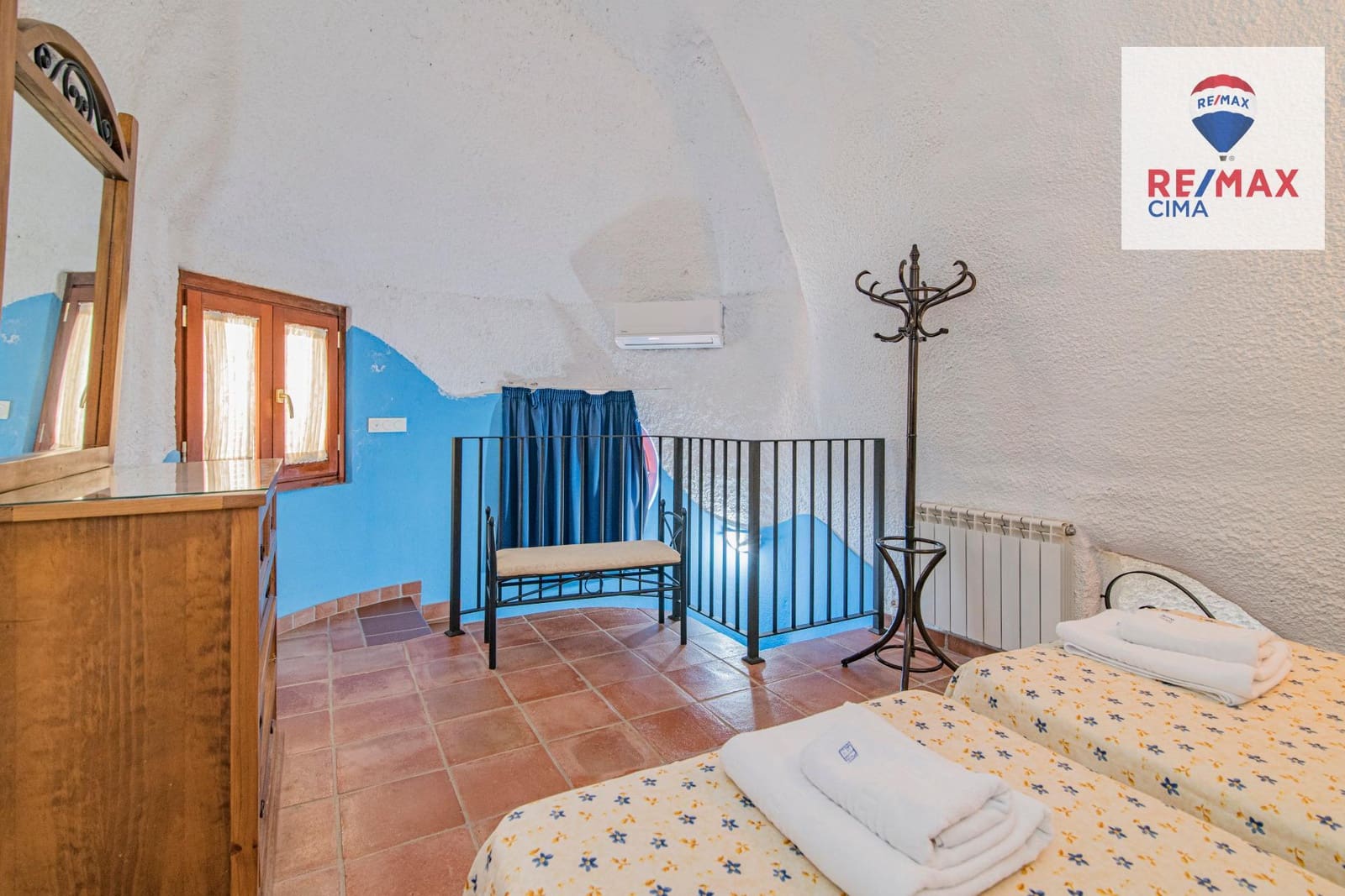 30 bedroom Hotel for sale in Benalua de Guadix with pool garage - € 2,999,999 (Ref: 8626710)