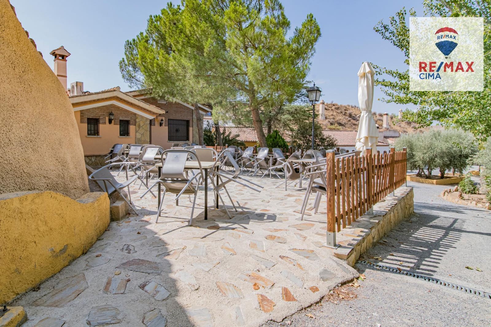 30 bedroom Hotel for sale in Benalua de Guadix with pool garage - € 2,999,999 (Ref: 8626710)