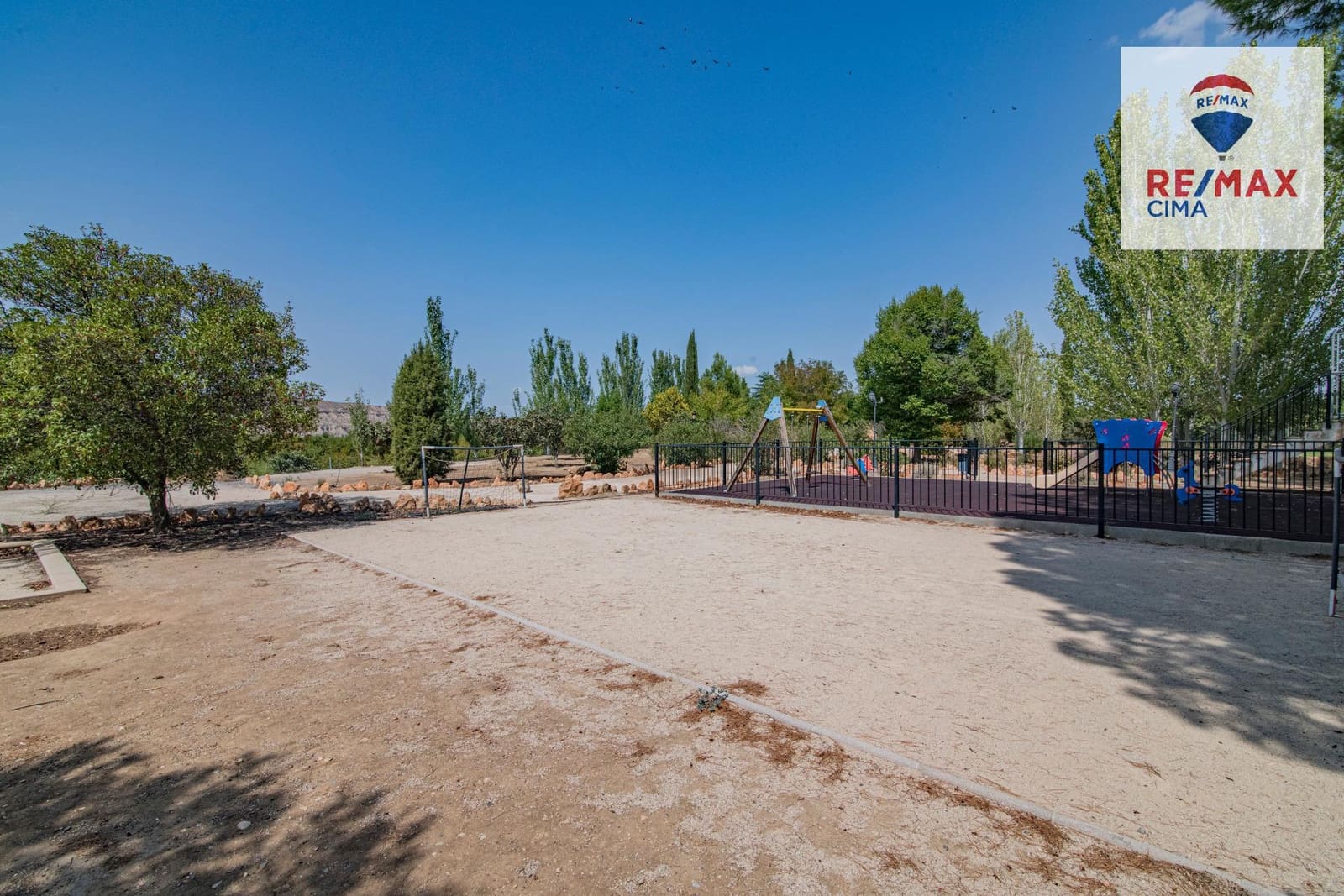 30 bedroom Hotel for sale in Benalua de Guadix with pool garage - € 2,999,999 (Ref: 8626710)