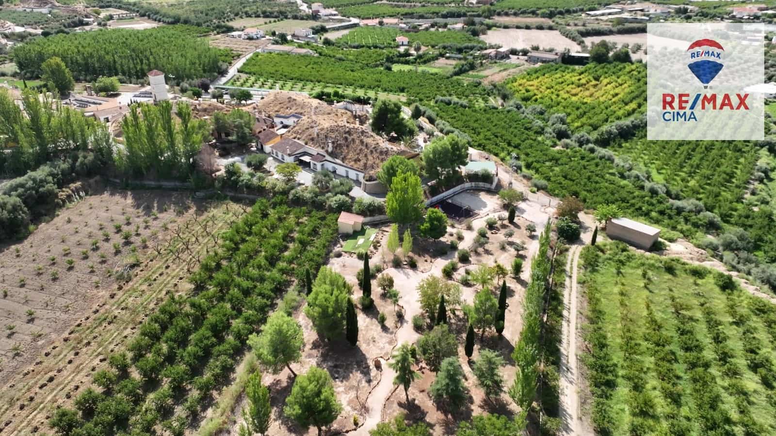 30 bedroom Hotel for sale in Benalua de Guadix with pool garage - € 2,999,999 (Ref: 8626710)