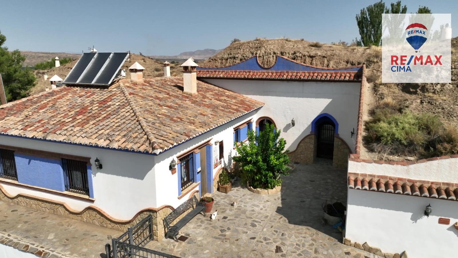 30 bedroom Hotel for sale in Benalua de Guadix with pool garage - € 2,999,999 (Ref: 8626710)