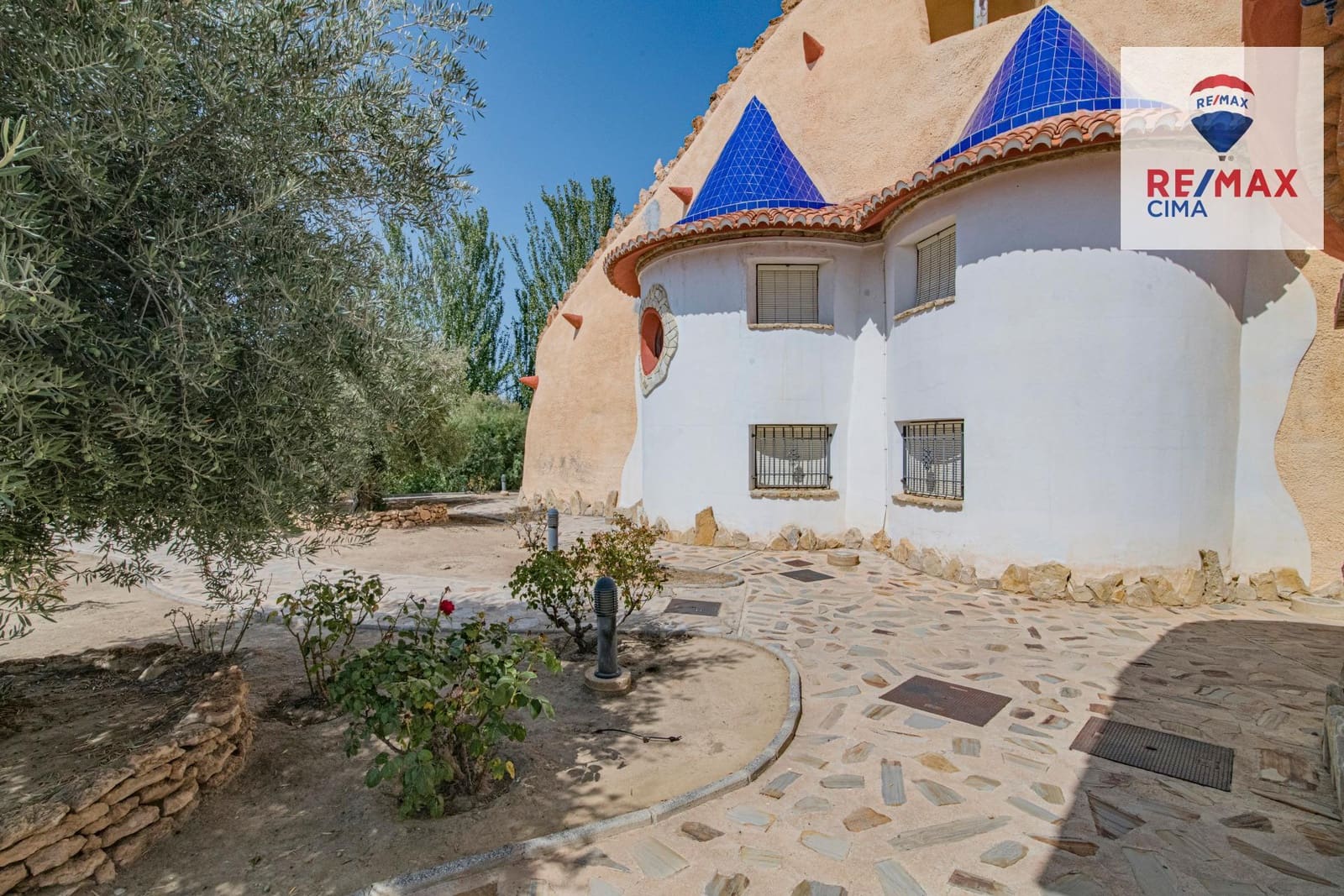 30 bedroom Hotel for sale in Benalua de Guadix with pool garage - € 2,999,999 (Ref: 8626710)
