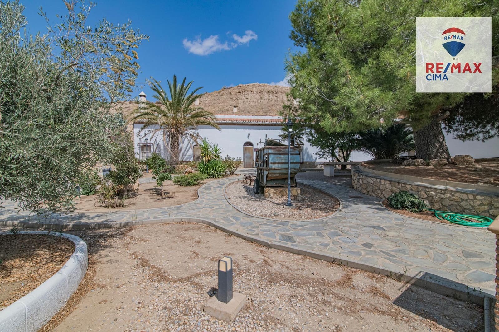 30 bedroom Hotel for sale in Benalua de Guadix with pool garage - € 2,999,999 (Ref: 8626710)