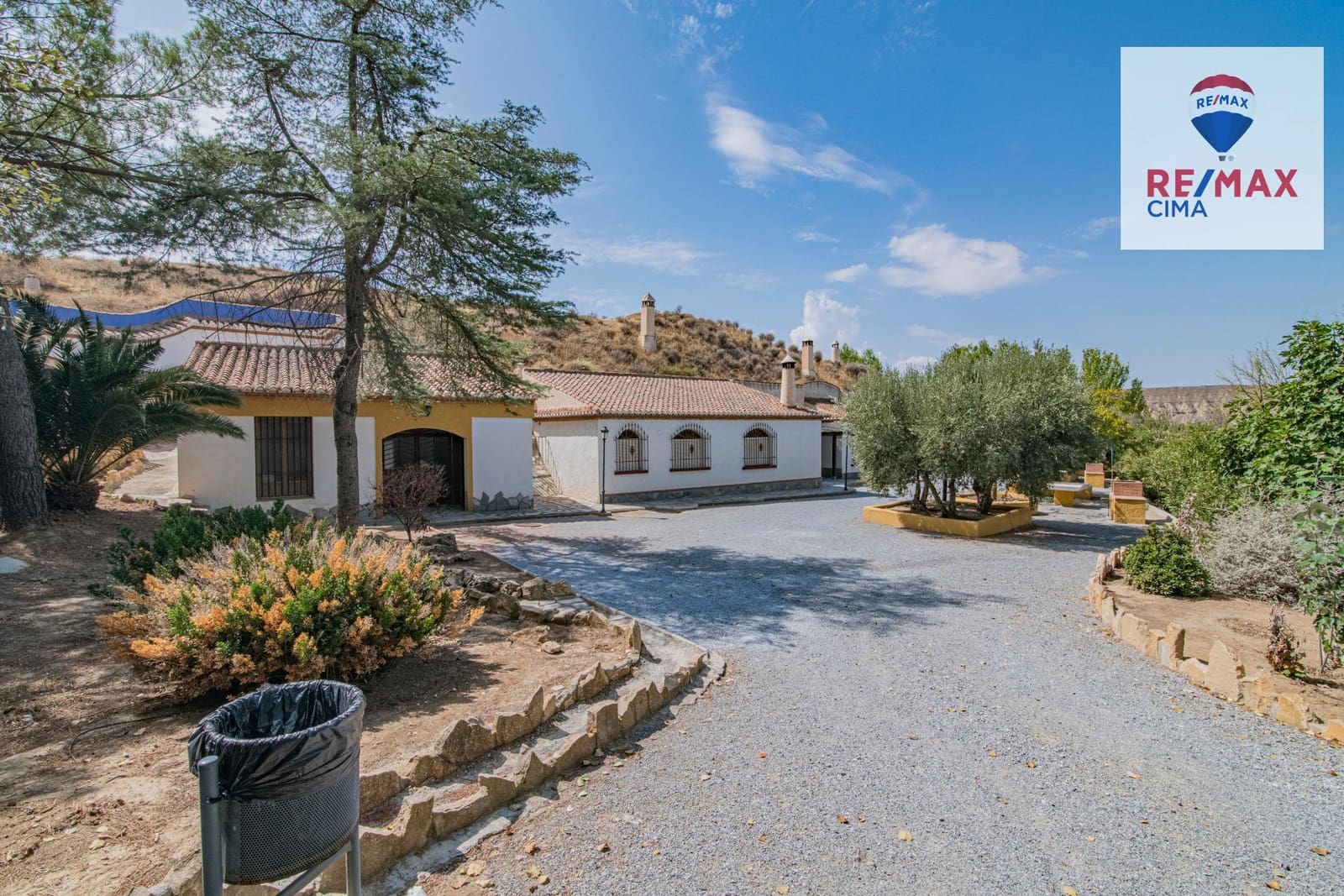 30 bedroom Hotel for sale in Benalua de Guadix with pool garage - € 2,999,999 (Ref: 8626710)