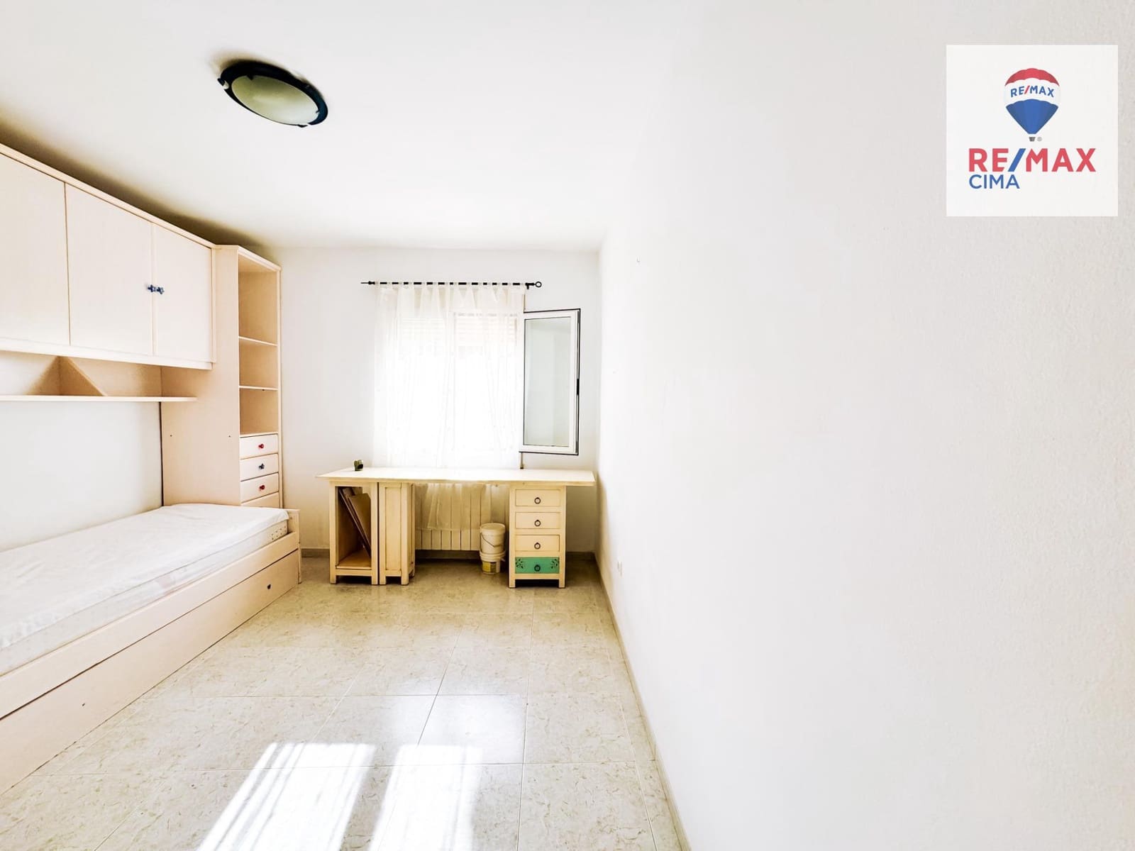 3 sypialnia Mieszkanie na sprzedaż w Baza - 79 500 € (Ref: 8638653)