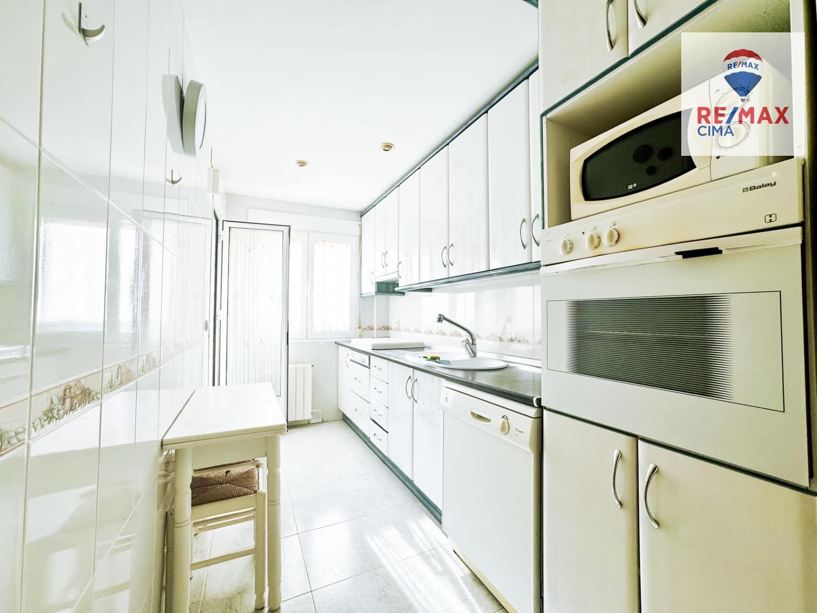 3 sypialnia Mieszkanie na sprzedaż w Baza - 79 500 € (Ref: 8638653)