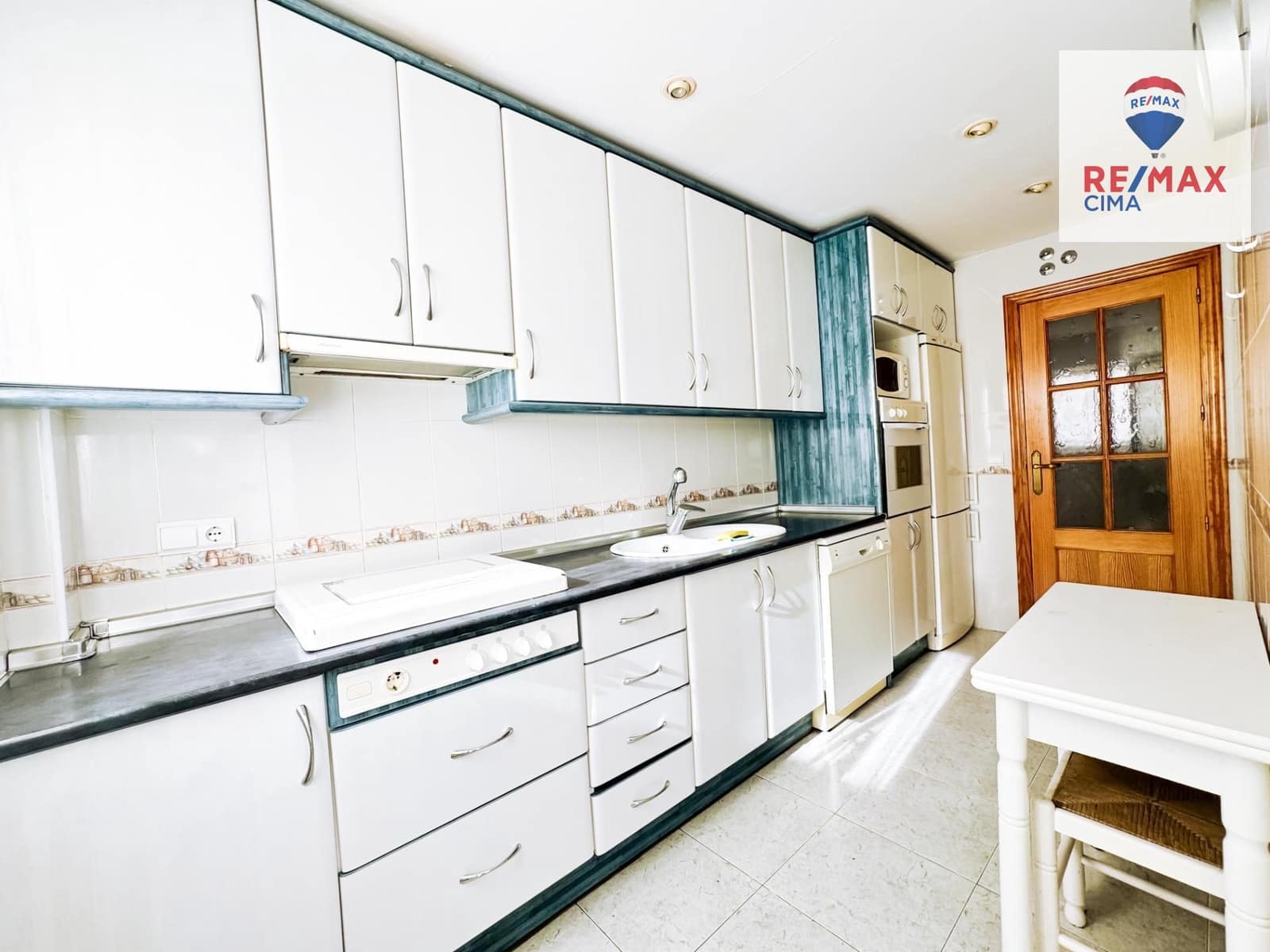 3 sypialnia Mieszkanie na sprzedaż w Baza - 79 500 € (Ref: 8638653)