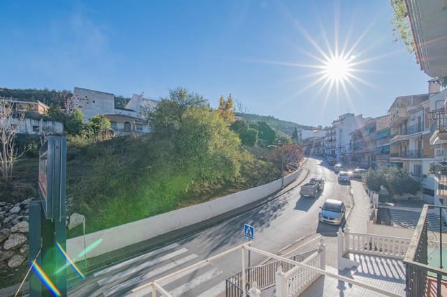 4 makuuhuone Asunto myytävänä paikassa Montefrío - 94 900 € (Ref: 8662824)