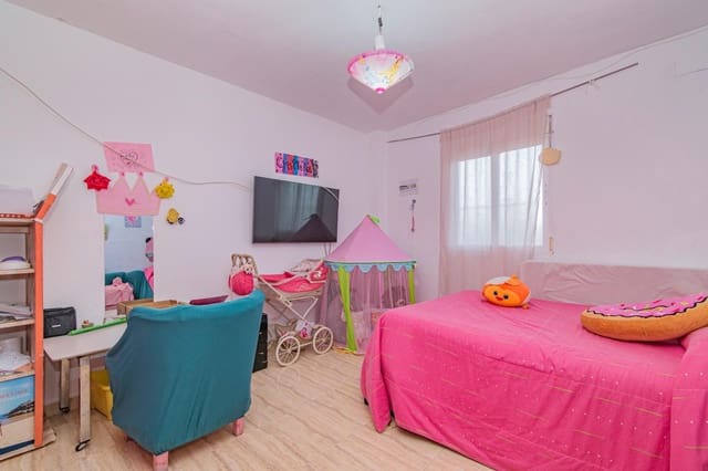 5 chambre Villa/Maison Mitoyenne à vendre à Deifontes avec garage - 99 900 € (Ref: 8688045)