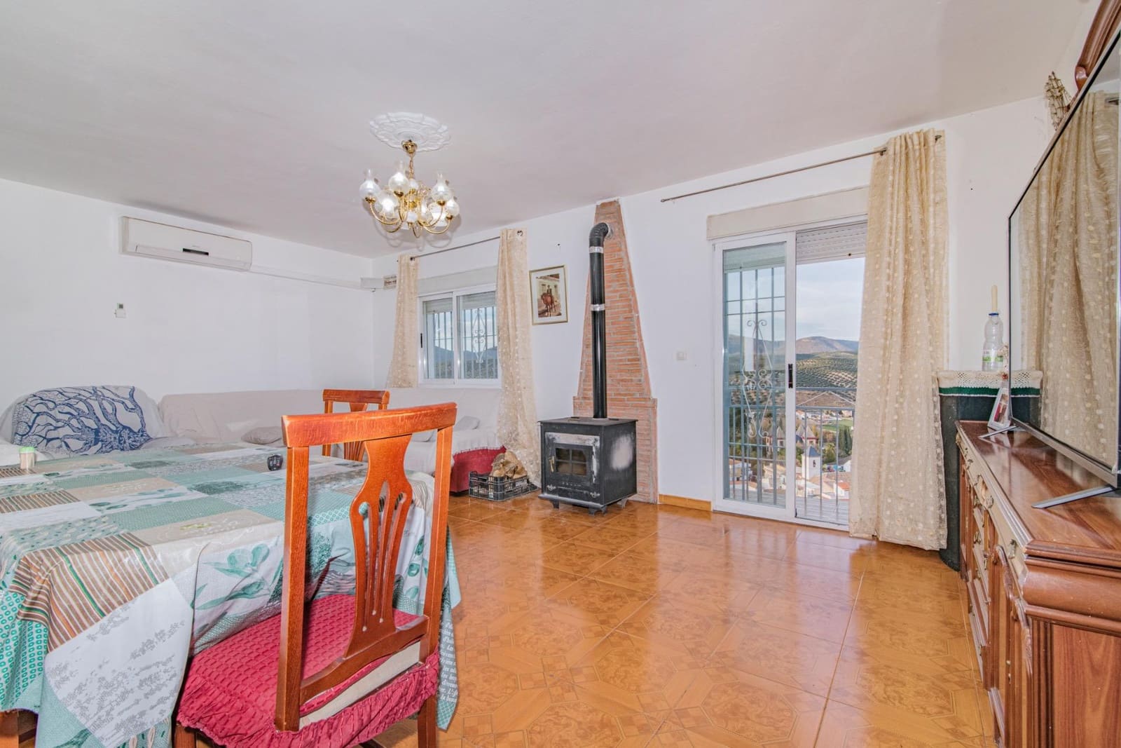 5 chambre Villa/Maison Mitoyenne à vendre à Deifontes avec garage - 99 900 € (Ref: 8688045)