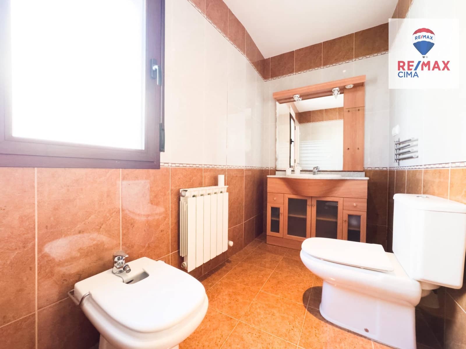 3 chambre Villa/Maison Mitoyenne à vendre à Zujar avec garage - 130 000 € (Ref: 8709877)