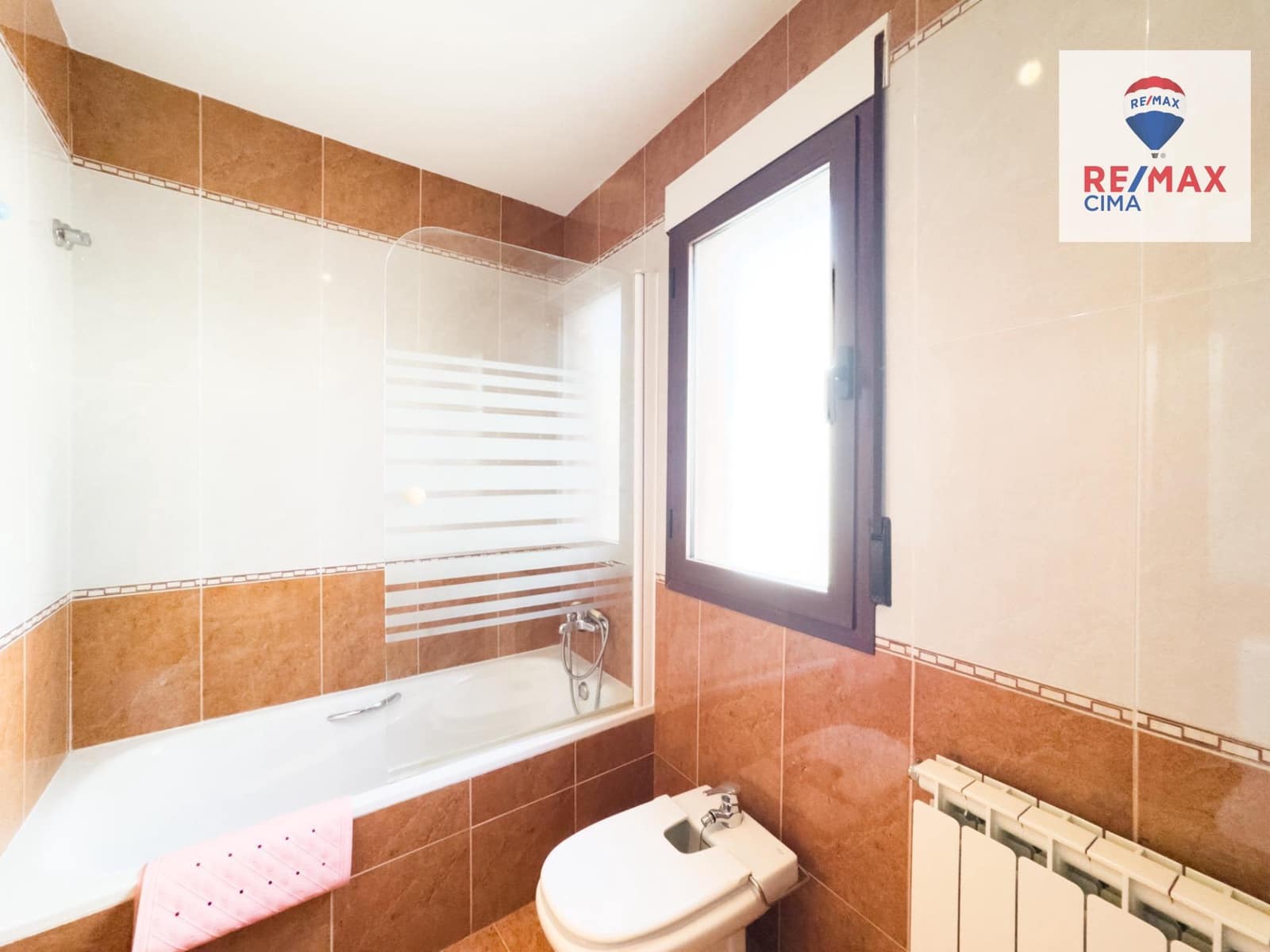 3 chambre Villa/Maison Mitoyenne à vendre à Zujar avec garage - 130 000 € (Ref: 8709877)