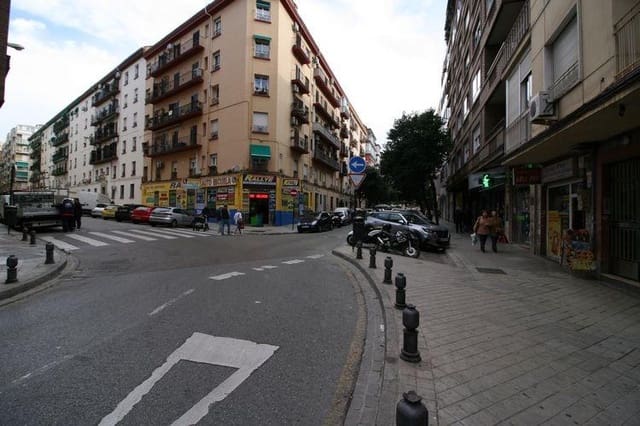 Kaupallinen vuokrattavana paikassa Camino de Ronda - Rosaleda, Granada kaupunki - 800 € (Ref: 8836560)