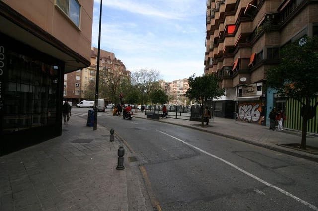 Kaupallinen vuokrattavana paikassa Camino de Ronda - Rosaleda, Granada kaupunki - 800 € (Ref: 8836560)
