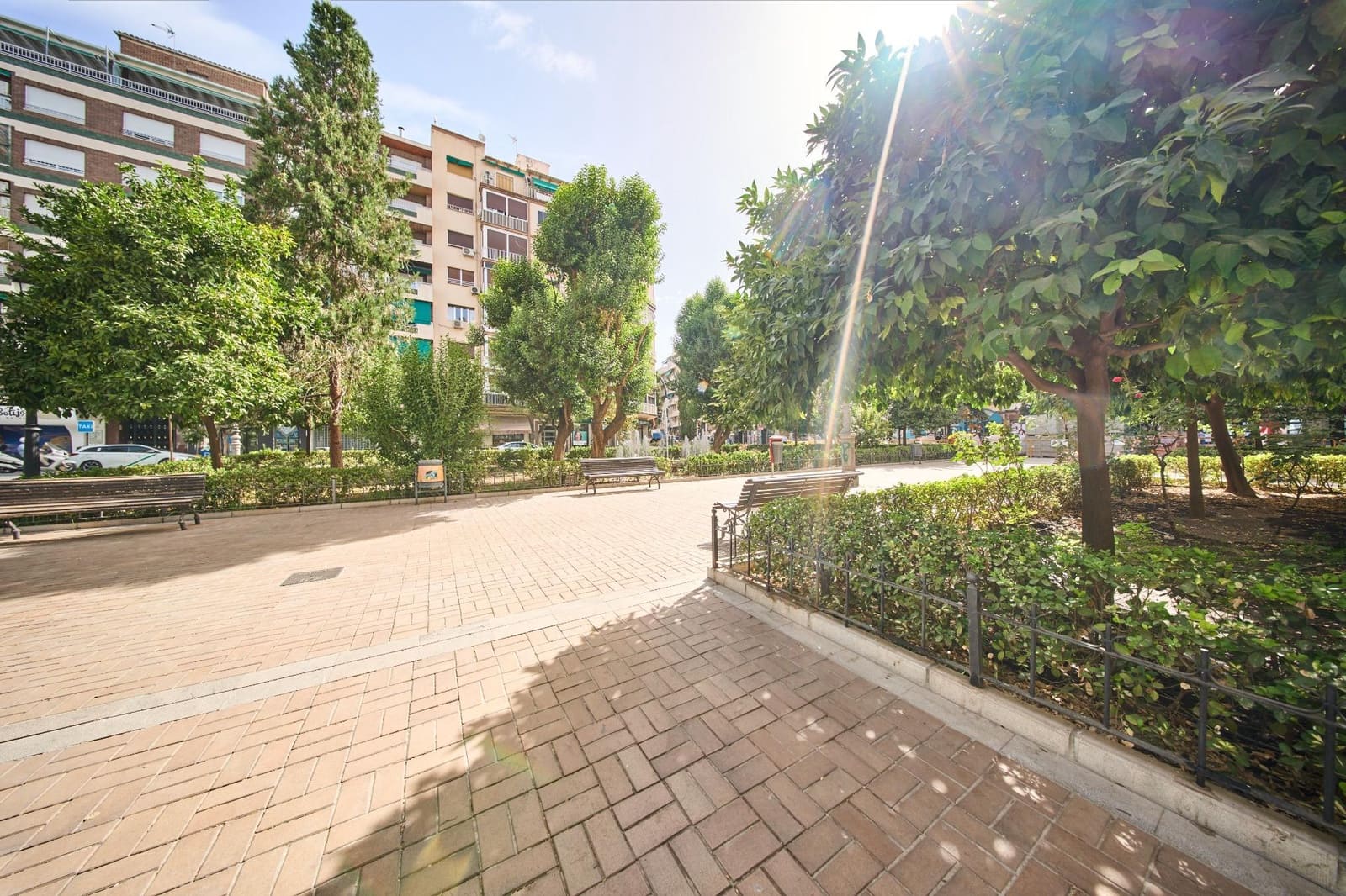 Erhverv til leje i Granada by - € 2.250 (Ref: 8836561)