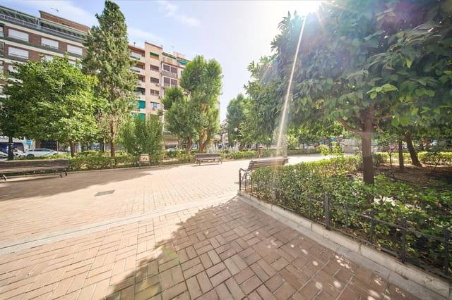 Commercieel te huur in Camino de Ronda - Rosaleda, Granada stad - € 2.250 (Ref: 8836561)