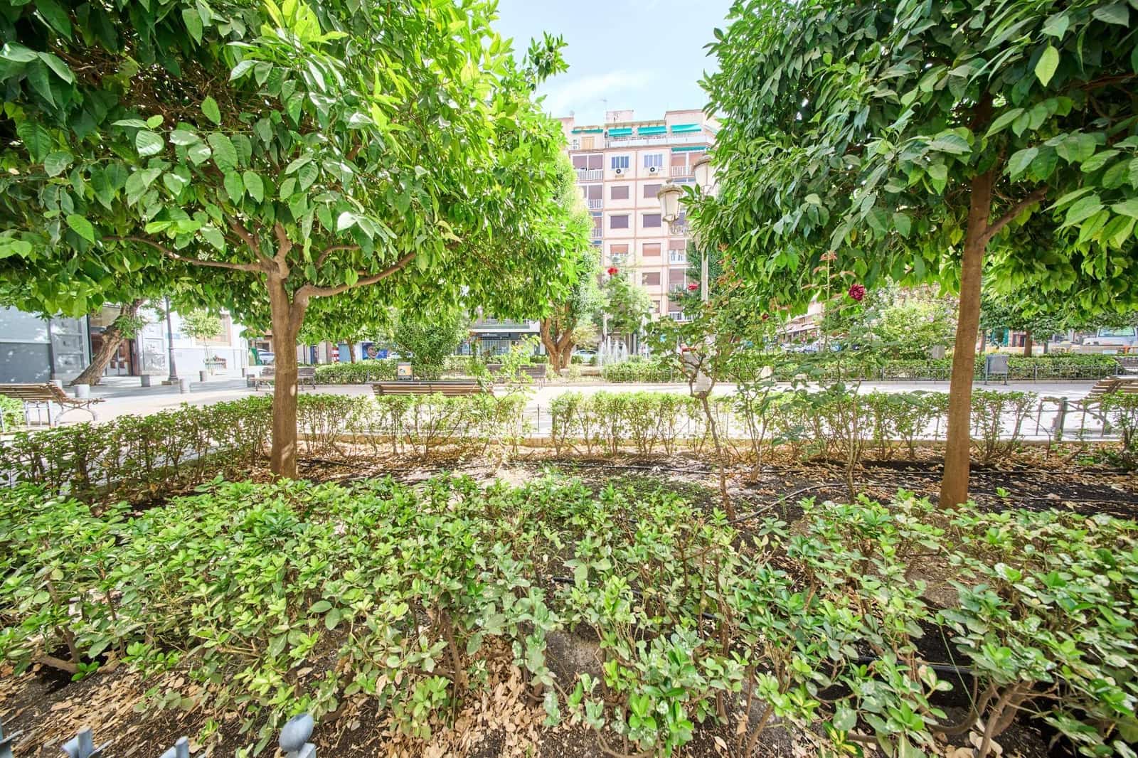 Erhverv til leje i Granada by - € 2.250 (Ref: 8836561)