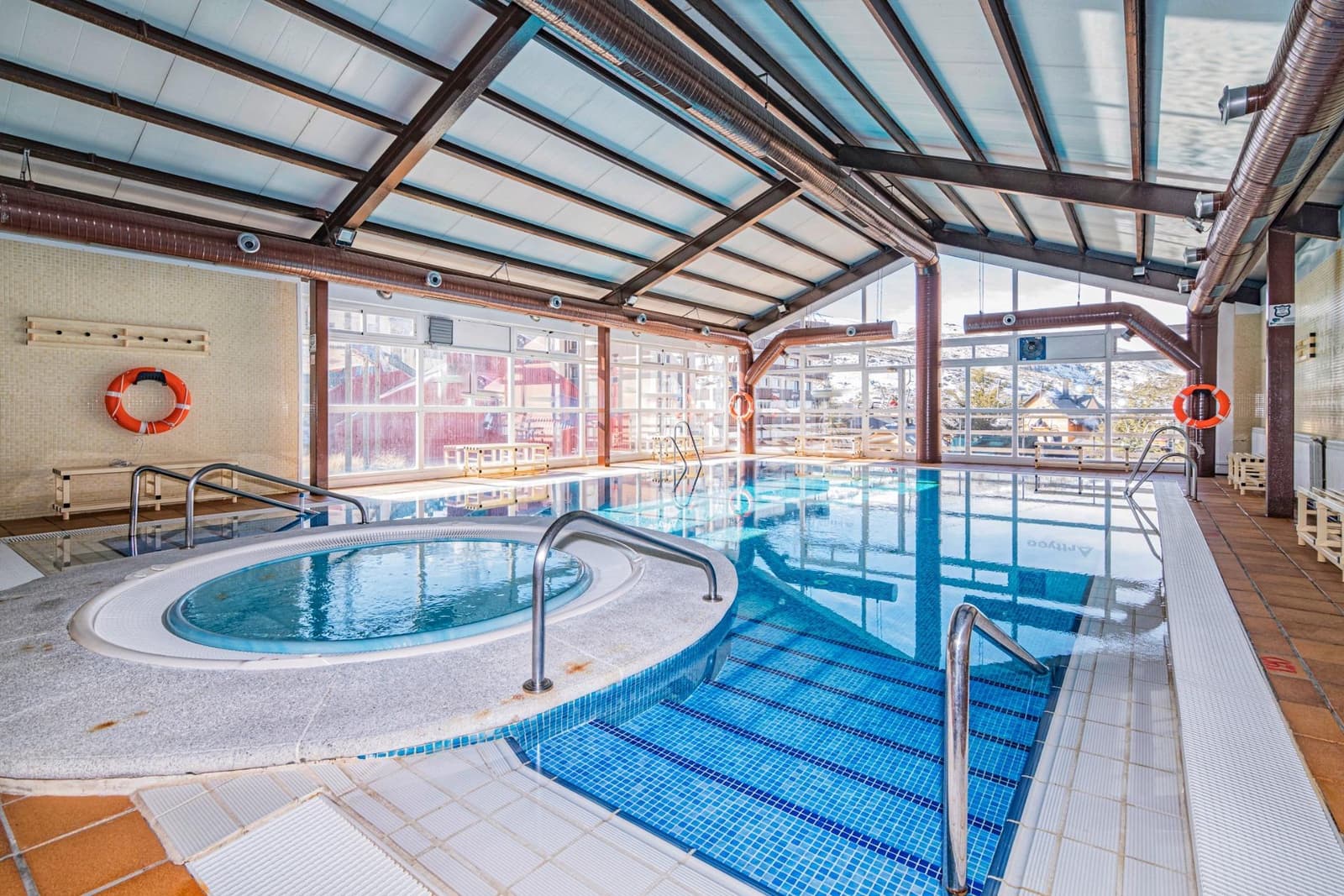 2 bedroom Apartment for sale in Sierra Nevada with pool garage - € 179,900 (Ref: 8839147)