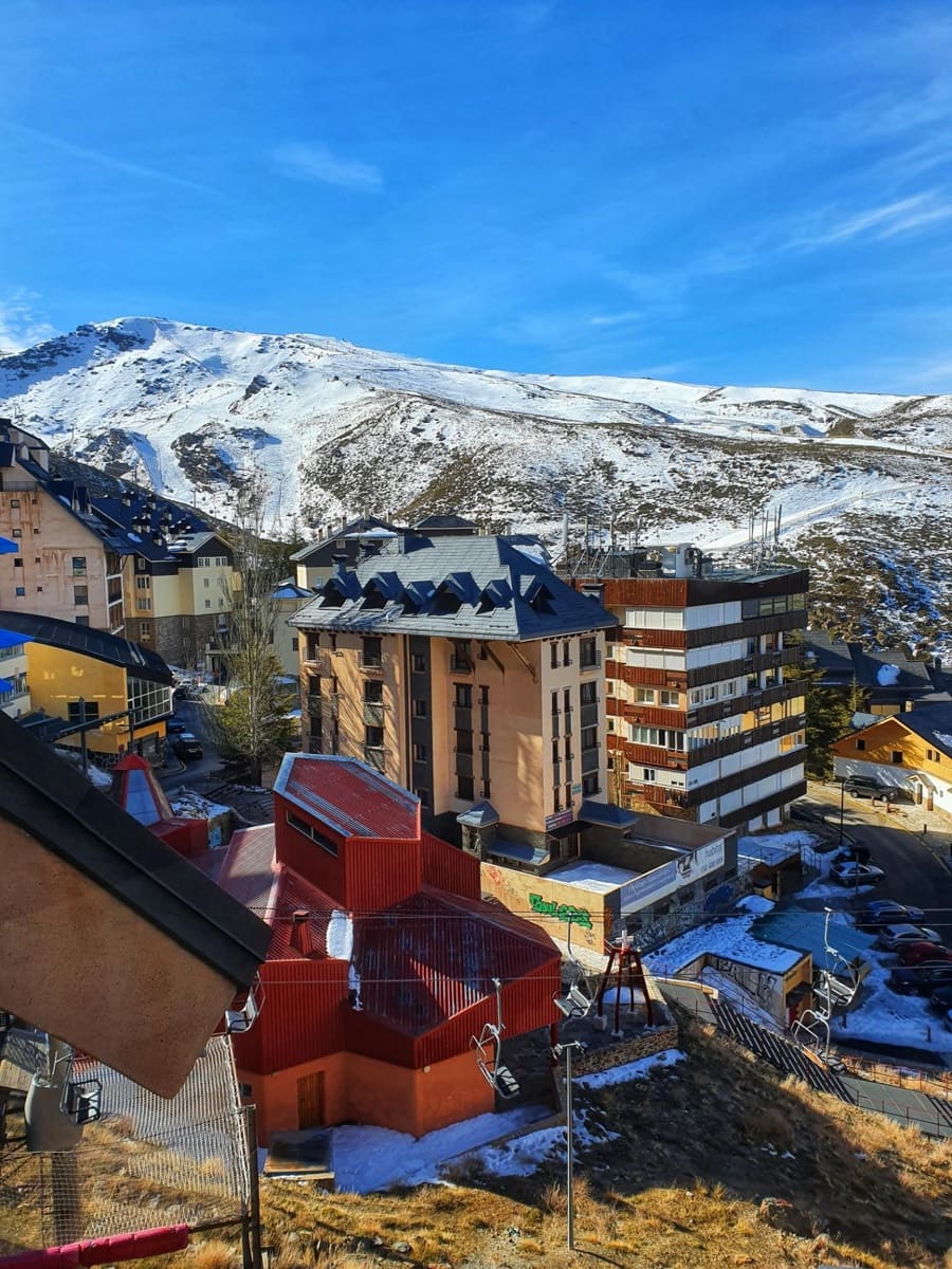 2 bedroom Apartment for sale in Sierra Nevada with pool garage - € 179,900 (Ref: 8839147)
