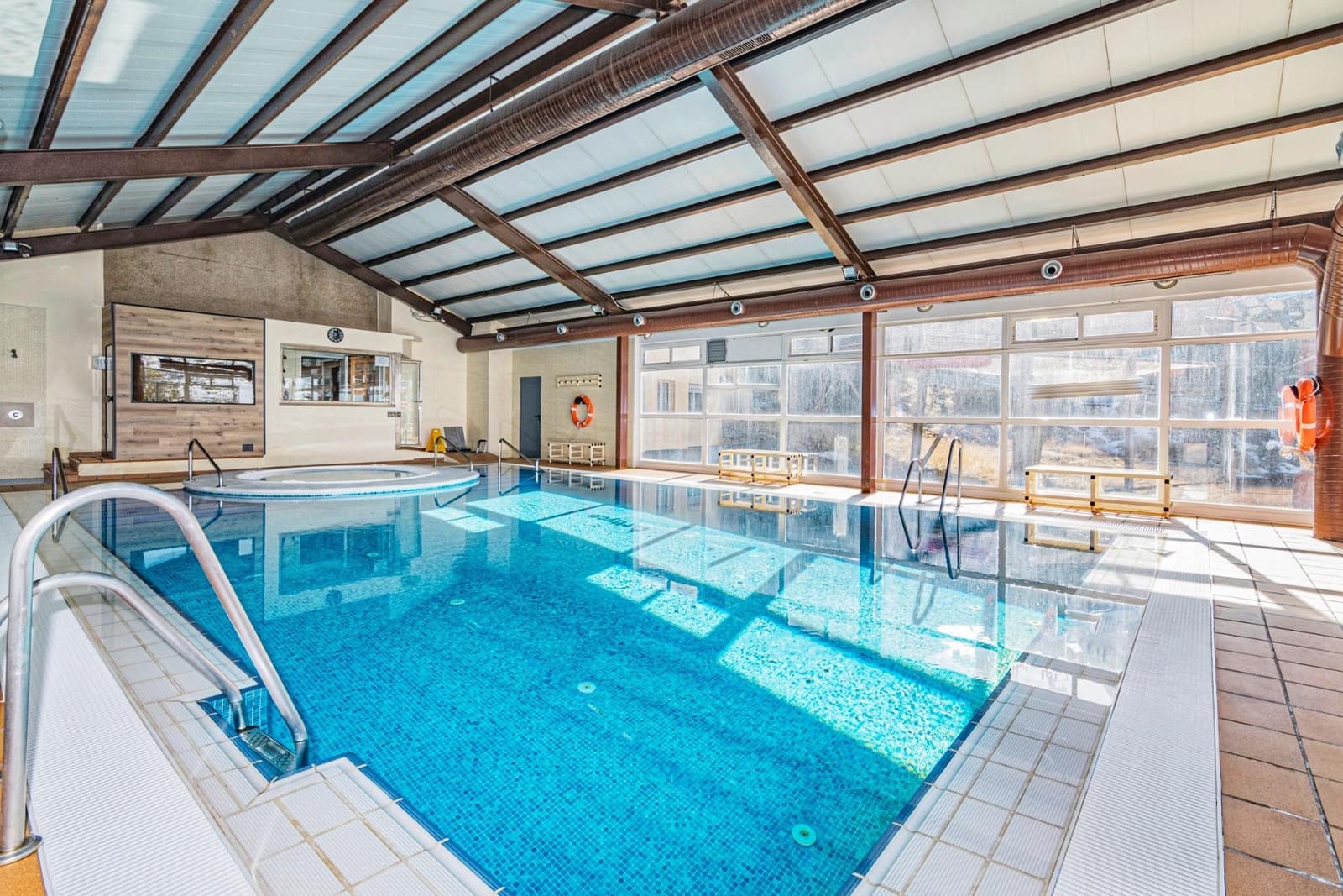 2 bedroom Apartment for sale in Sierra Nevada with pool garage - € 179,900 (Ref: 8839147)