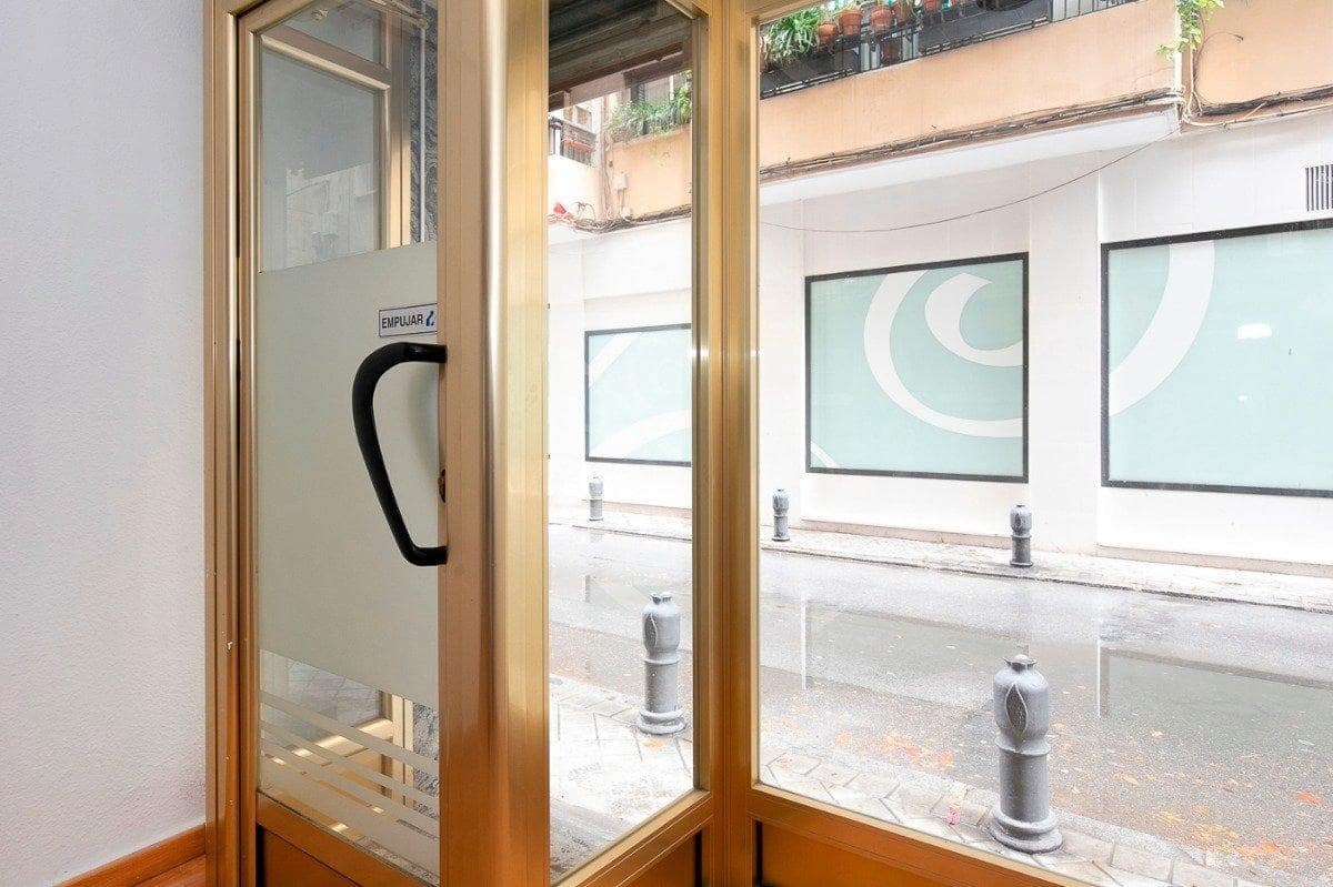 Commercial for rent in Granada city - € 300 (Ref: 8847539)