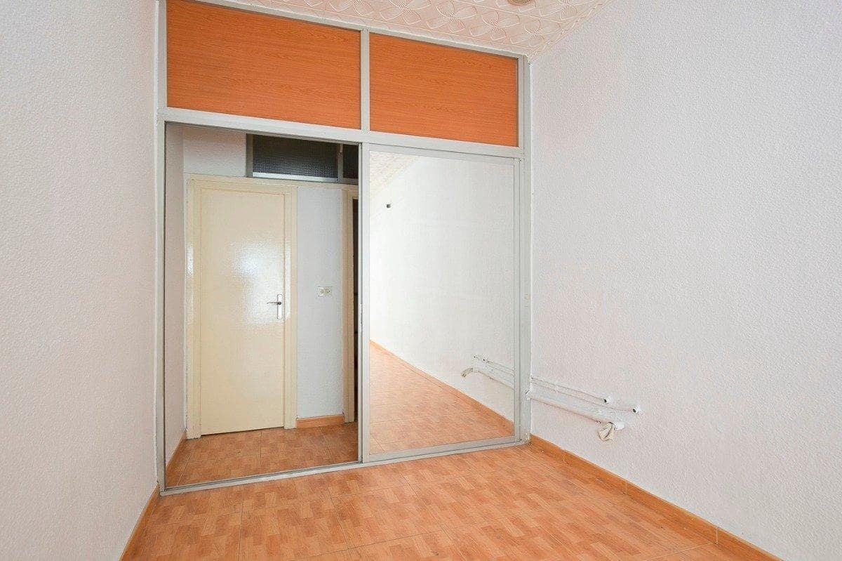 Commercial for rent in Granada city - € 300 (Ref: 8847539)