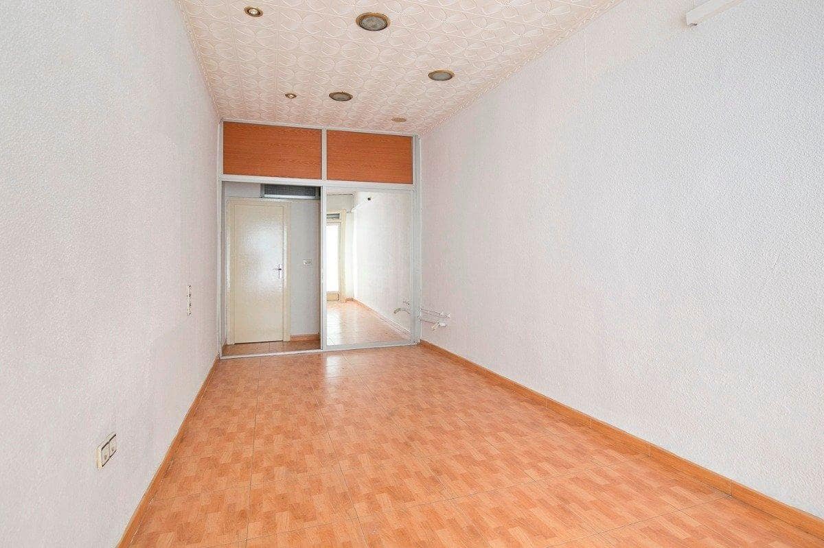 Commercial for rent in Granada city - € 300 (Ref: 8847539)