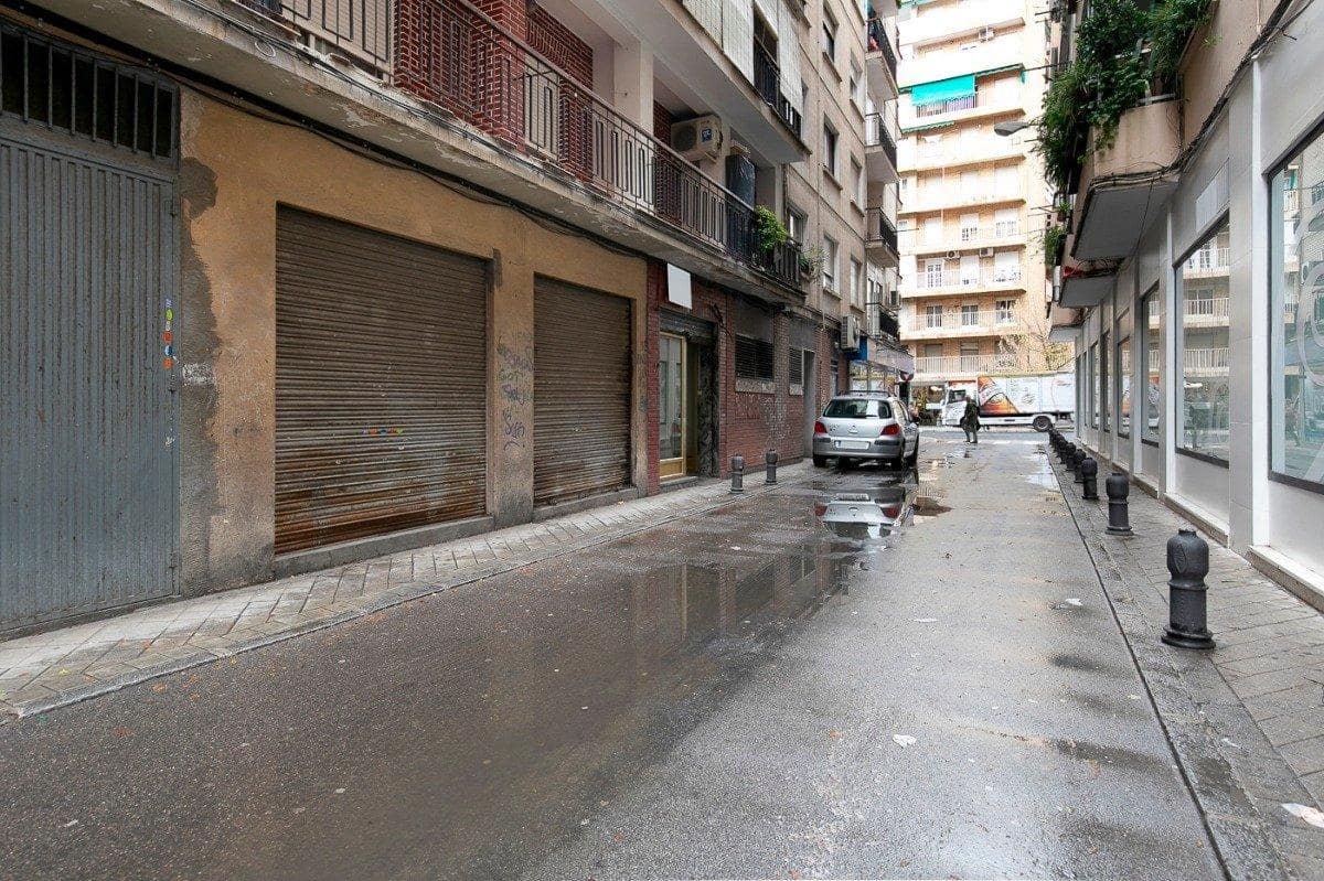 Commercial for rent in Granada city - € 300 (Ref: 8847539)