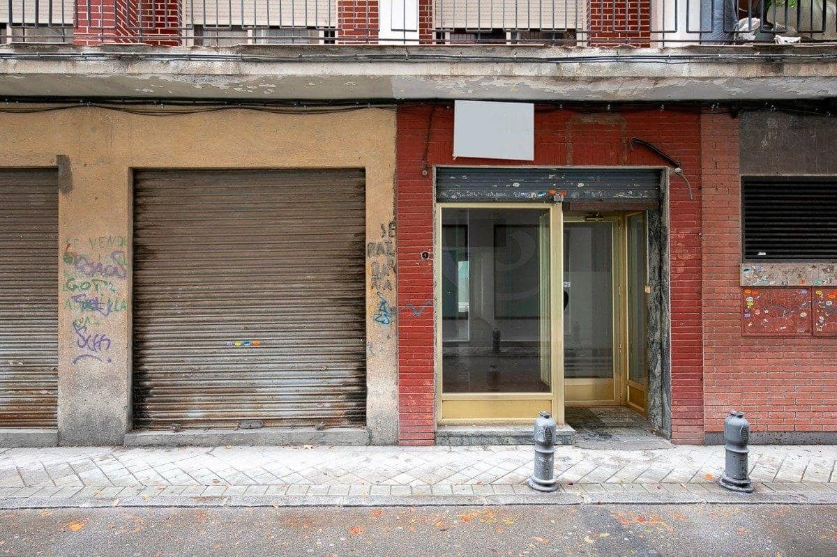 Commercial for rent in Granada city - € 300 (Ref: 8847539)