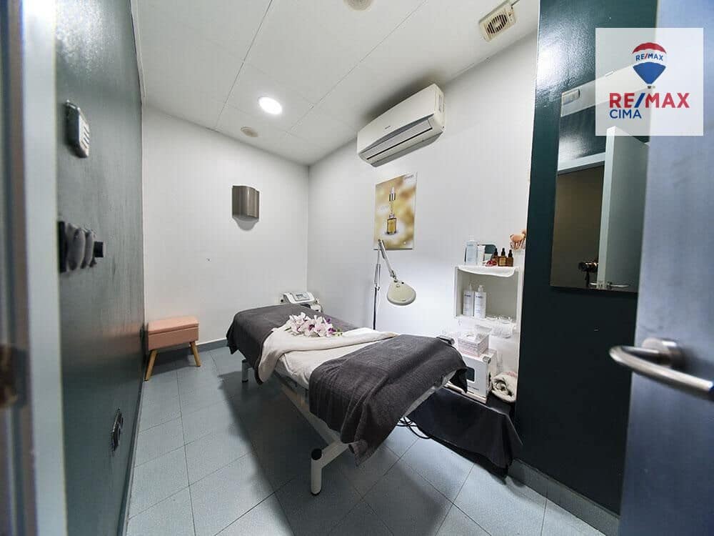 Kommersiell till salu i Granada stad - 550 000 € (Ref: 8851644)