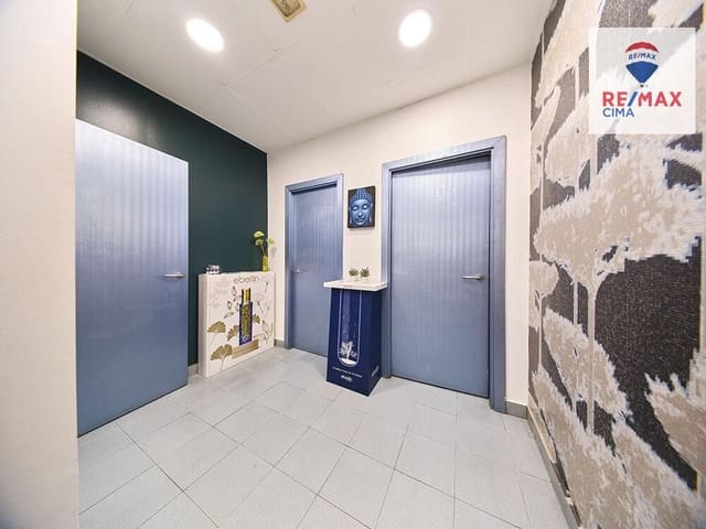 Kommersiell til salgs i Centro, Granada by - € 550 000 (Ref: 8851644)