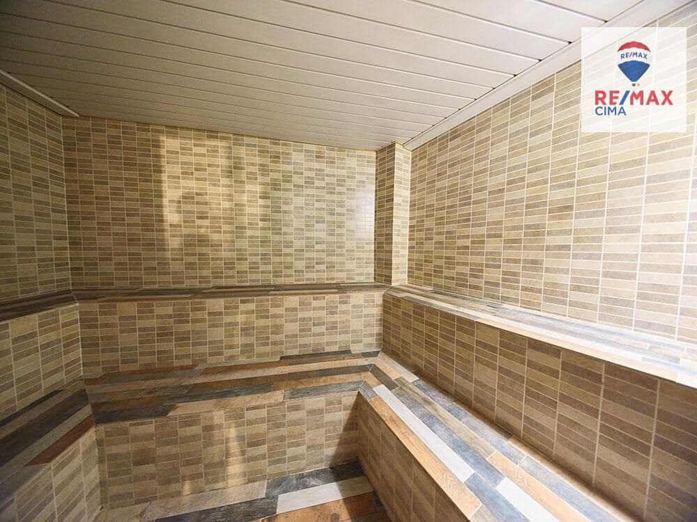 Kommersiell till salu i Granada stad - 550 000 € (Ref: 8851644)