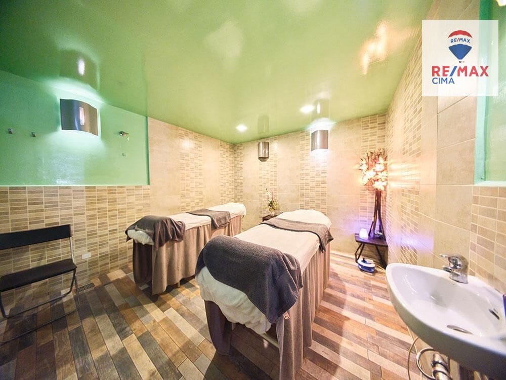 Kommersiell till salu i Granada stad - 550 000 € (Ref: 8851644)