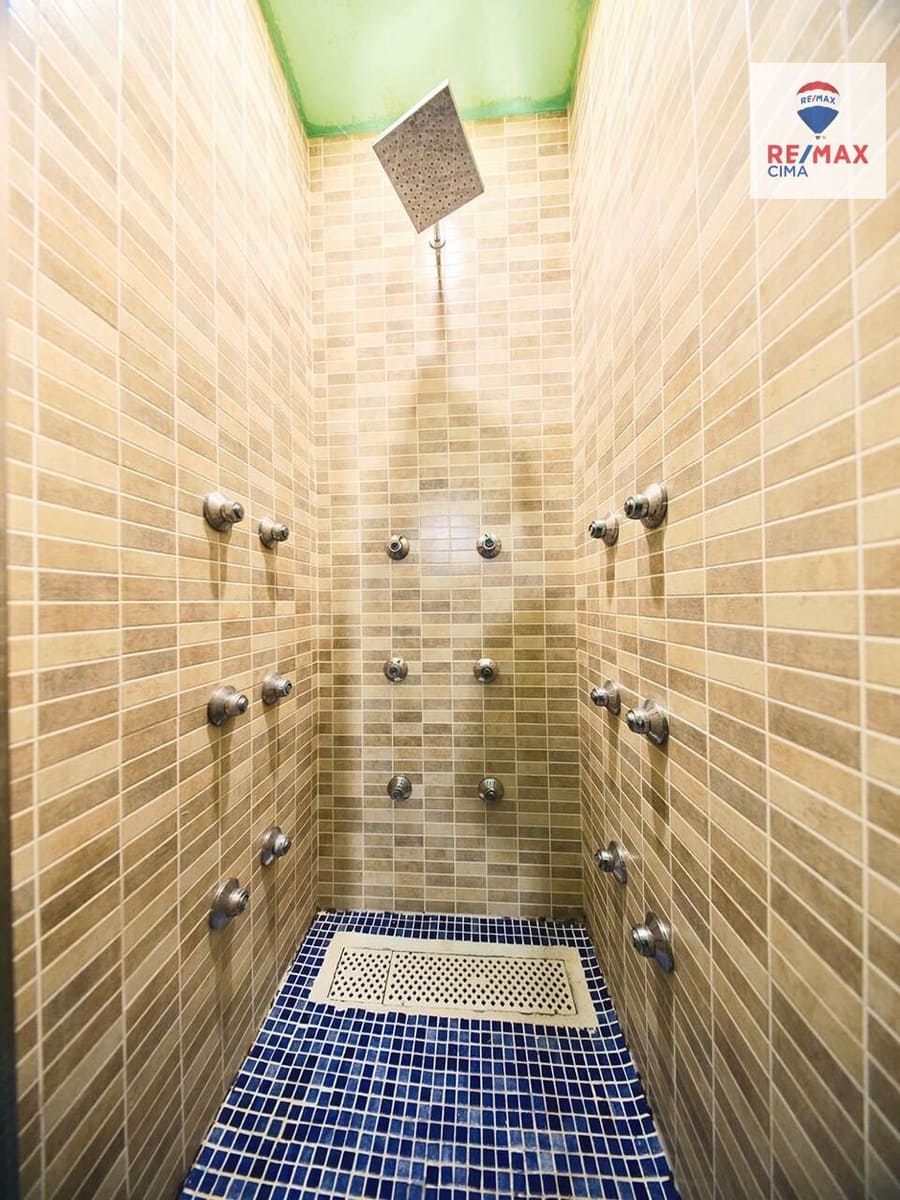 Kommersiell till salu i Granada stad - 550 000 € (Ref: 8851644)