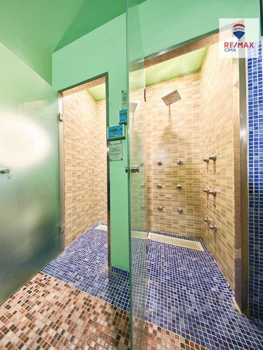 Kommersiell till salu i Granada stad - 550 000 € (Ref: 8851644)