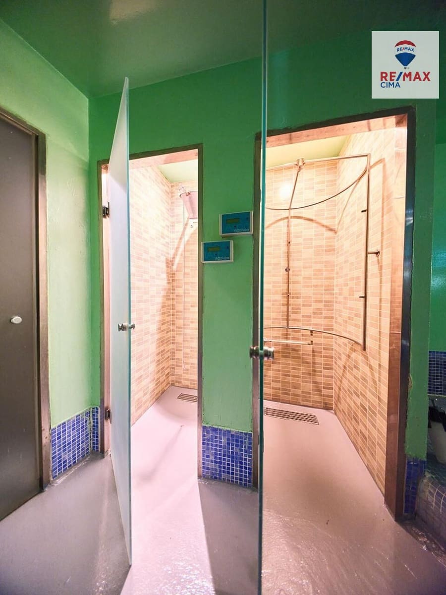 Kommersiell till salu i Granada stad - 550 000 € (Ref: 8851644)