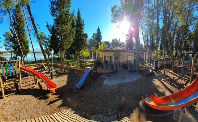 Business for sale in Atarfe with garage - € 975,000 (Ref: 8860793)