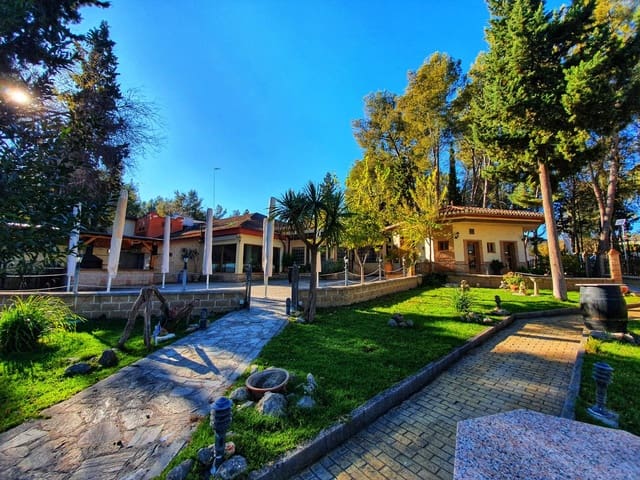 Business for sale in Atarfe with garage - € 975,000 (Ref: 8860793)