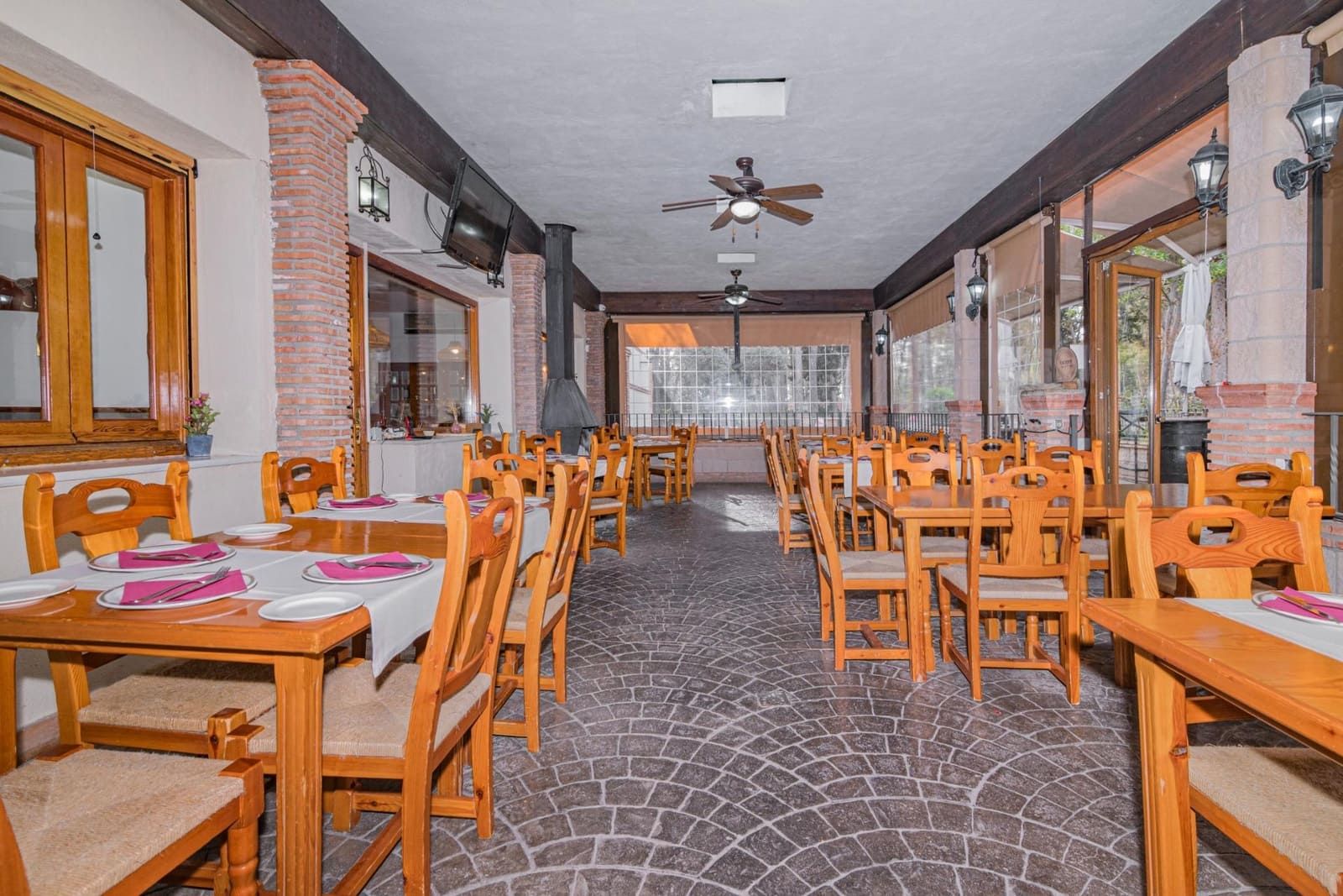 Bedrift til salgs i Atarfe med garasje - € 895 000 (Ref: 8860793)