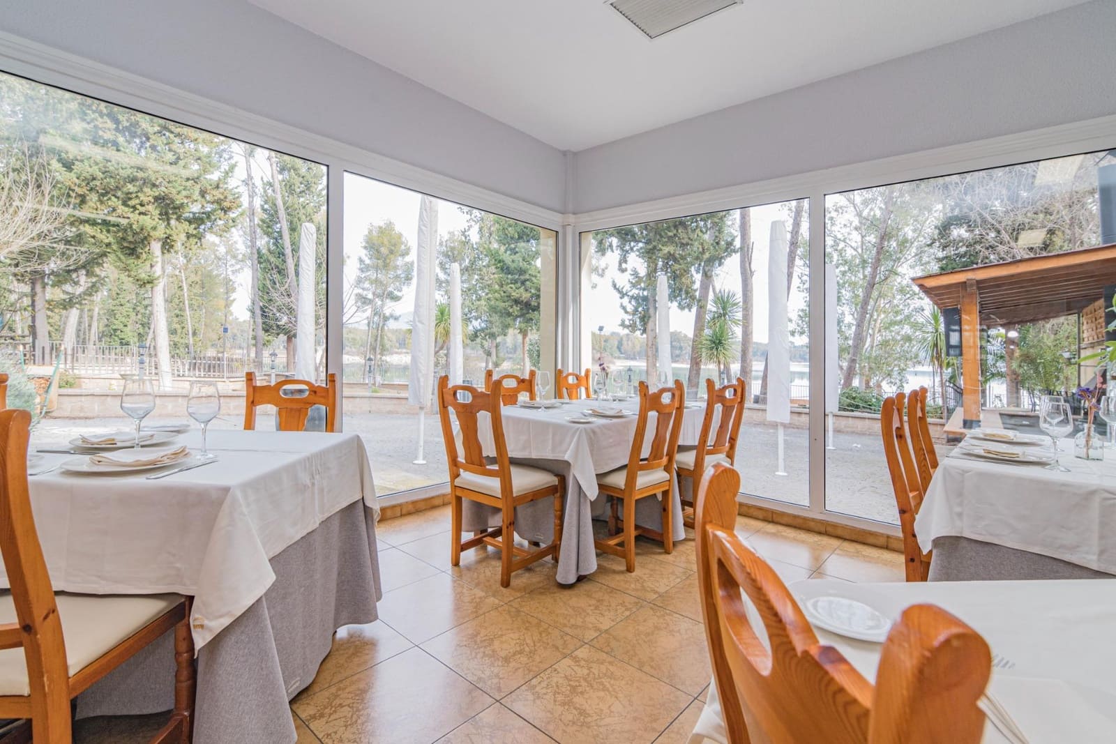 Bedrift til salgs i Atarfe med garasje - € 895 000 (Ref: 8860793)