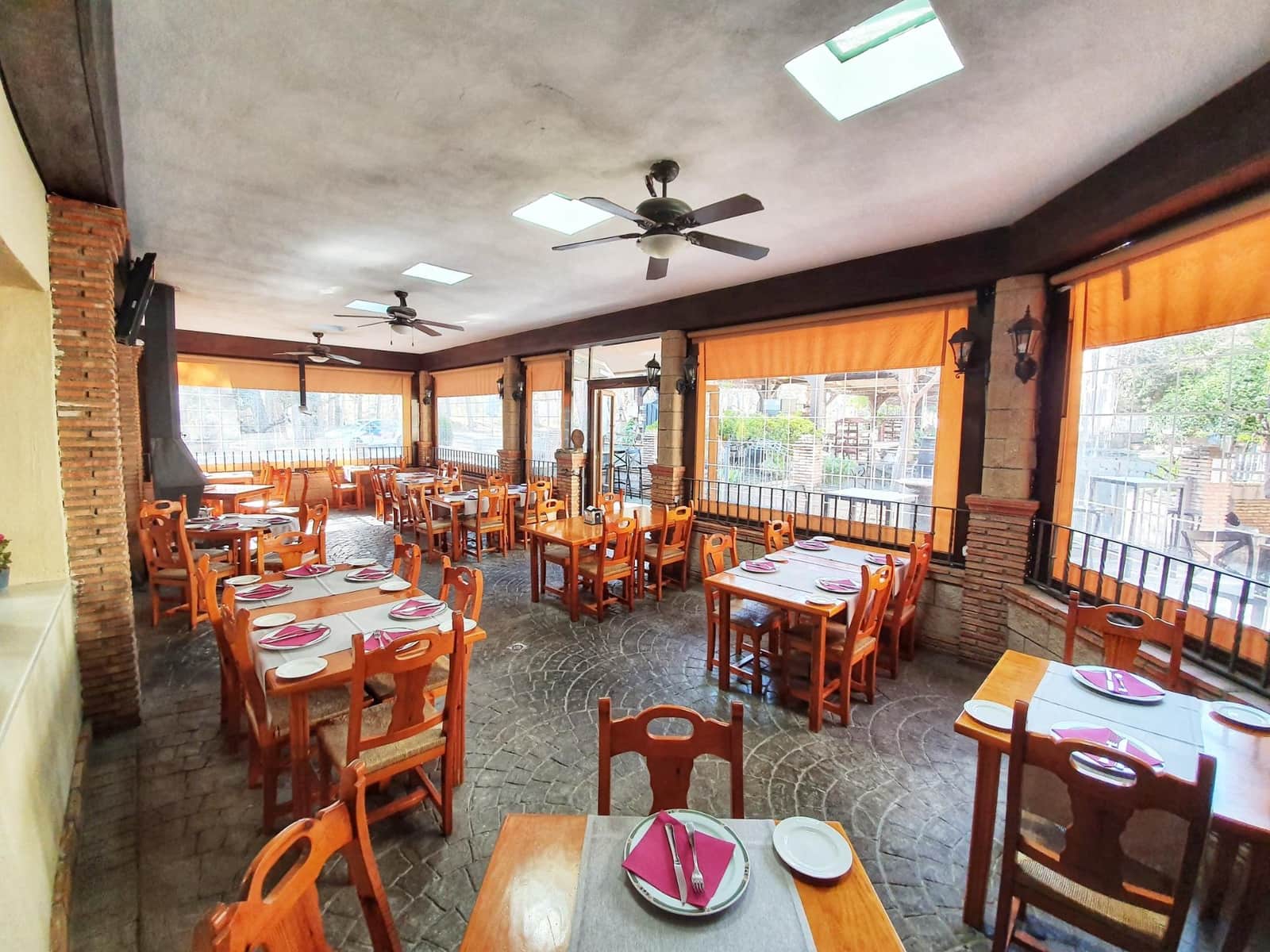 Bedrift til salgs i Atarfe med garasje - € 895 000 (Ref: 8860793)