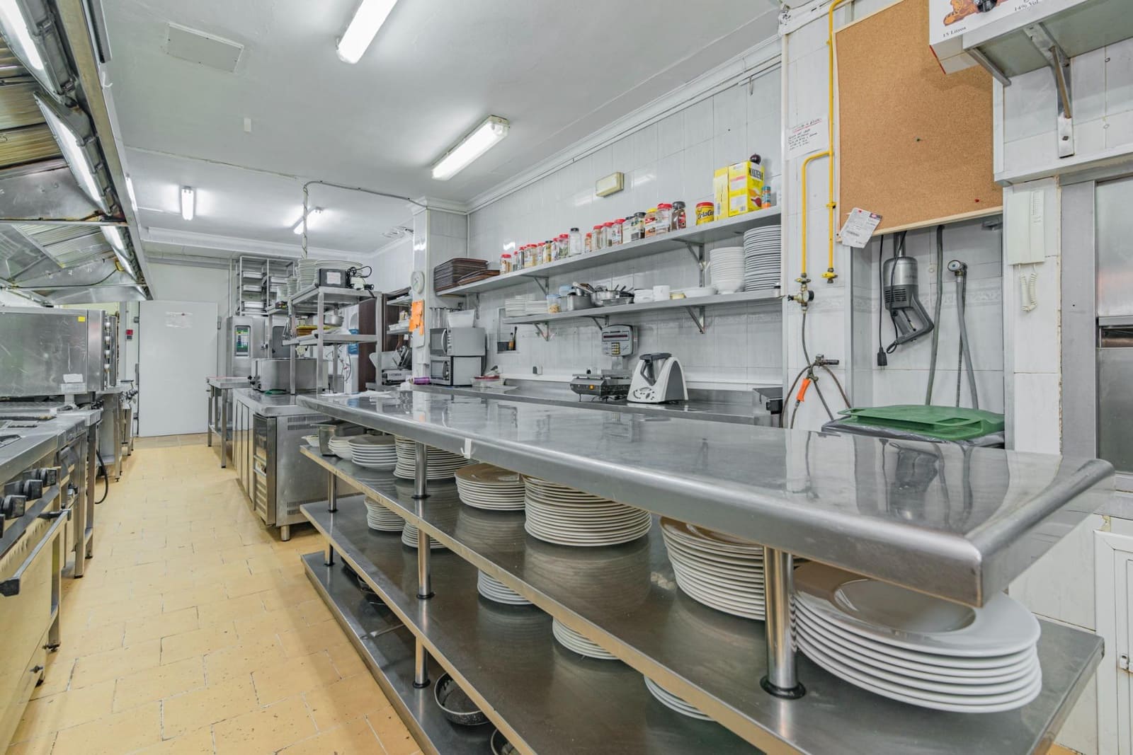 Bedrift til salgs i Atarfe med garasje - € 895 000 (Ref: 8860793)