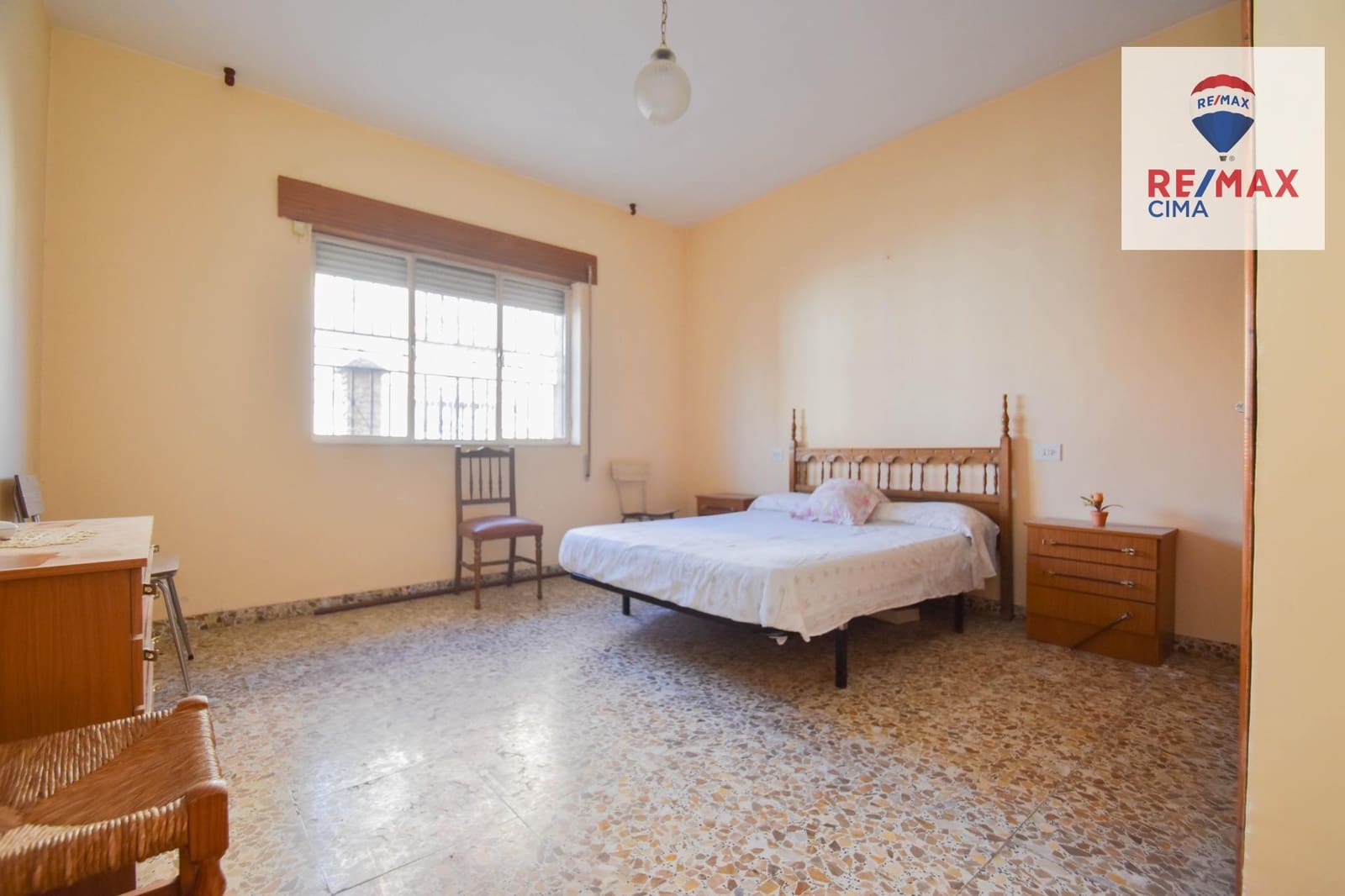 6 Zimmer Villa zu verkaufen in Cullar Vega mit Garage - 270.000 € (Ref: 8867342)